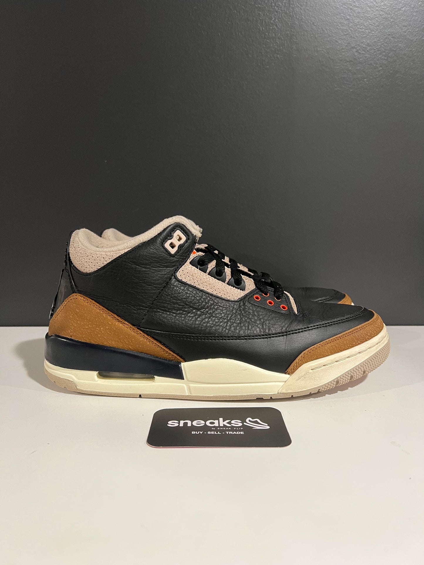USED Air Jordan 3 Retro Desert Elephant CT853-008 SIZE 9M NO BOX