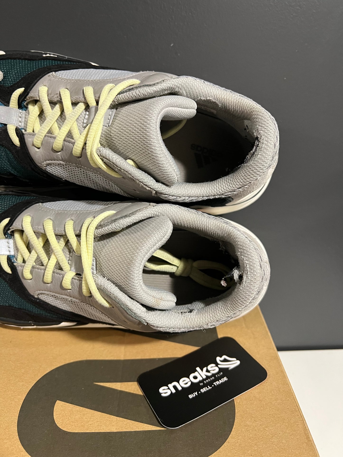 USED Adidas Yeezy Boost 700 Wave Runner B75571 SIZE 10M OG ALL AG25-111
