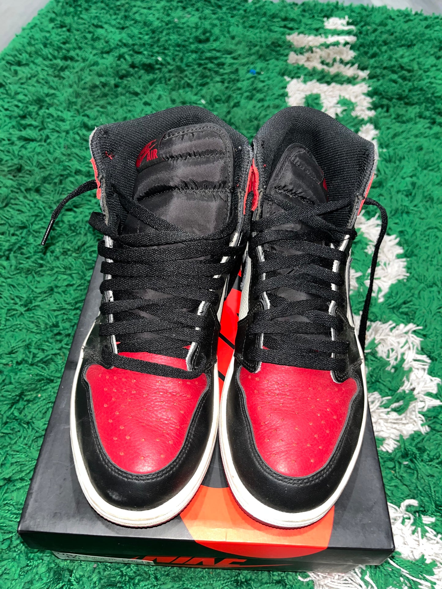 Air Jordan 1 Retro High OG Bred Toe 555088-610 USED SIZE 11.5W/10M OG ALL