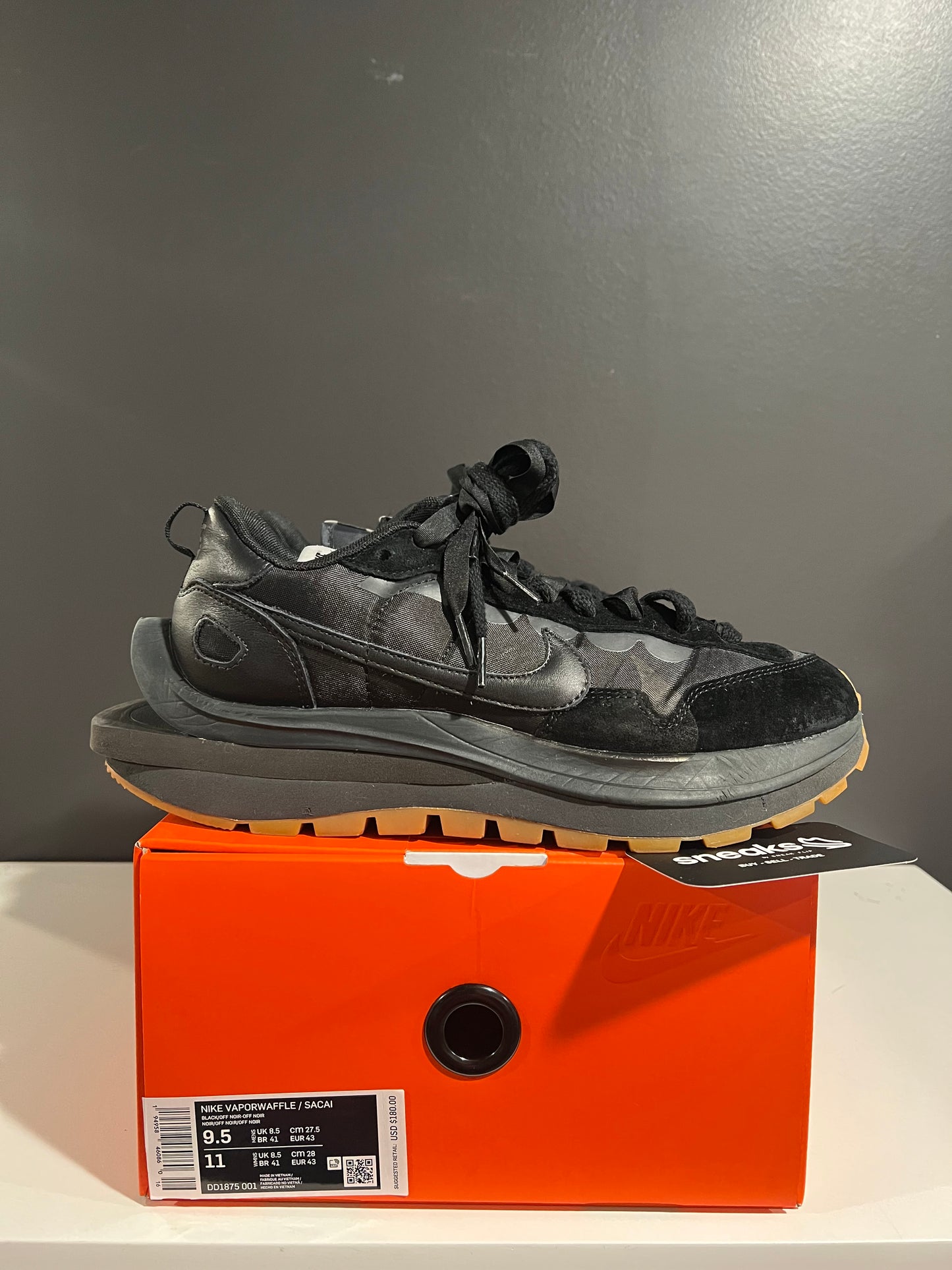 USED Nike Vaporwaffle / Sacai Black Off Noir DD1875-001 SIZE 9.5M OG ALL
