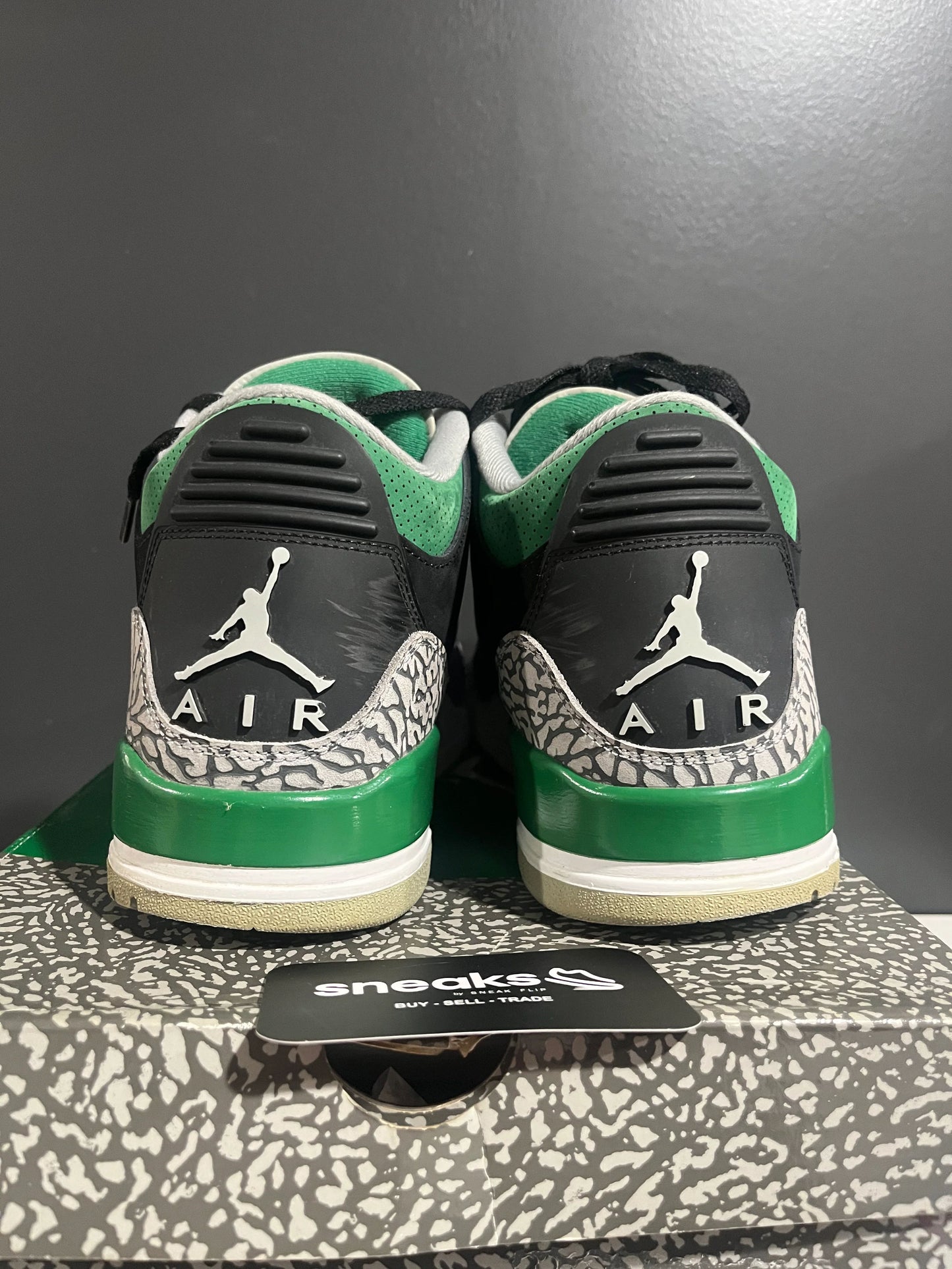 USED SIZE 12M Jordan 3 Retro Pine Green - Used