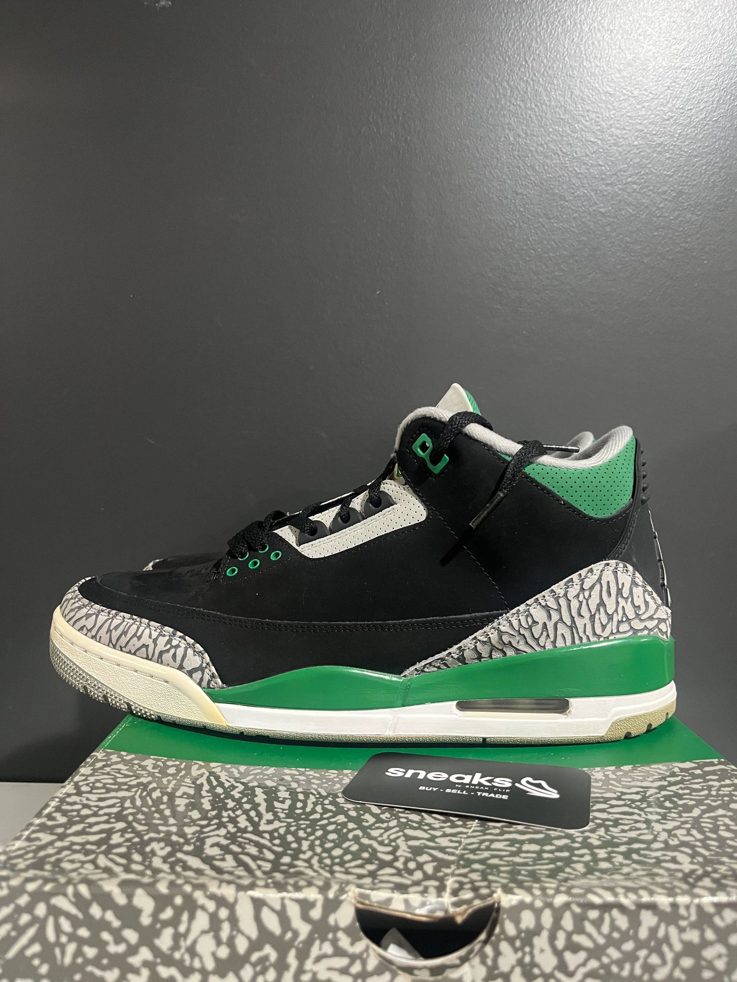 USED SIZE 12M Jordan 3 Retro Pine Green - Used