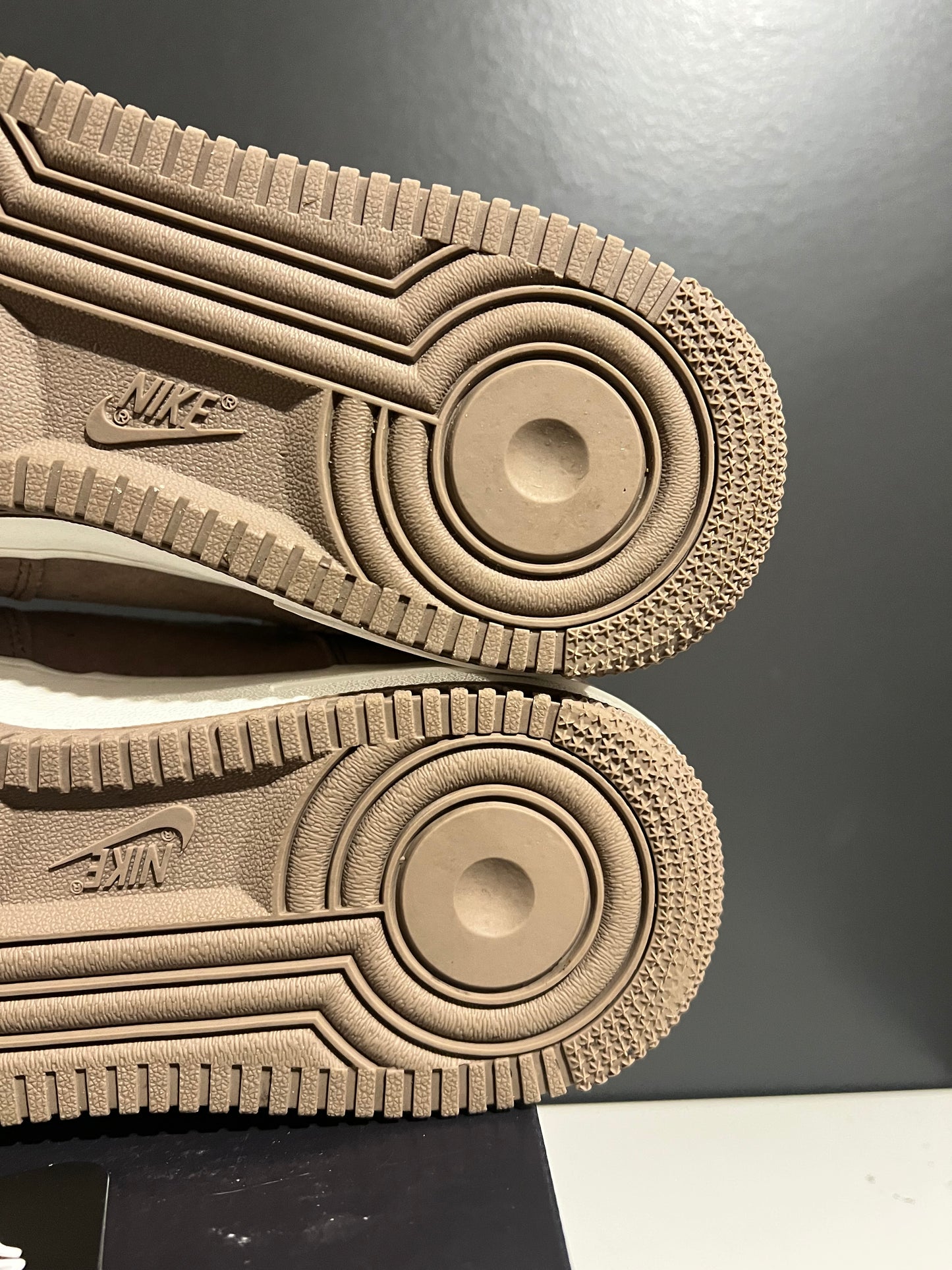 USED Air Force 1 '07 LV8 Embroidered Swoosh Mink Brown HJ4465-200 SIZE 11M OG ALL AG25-164