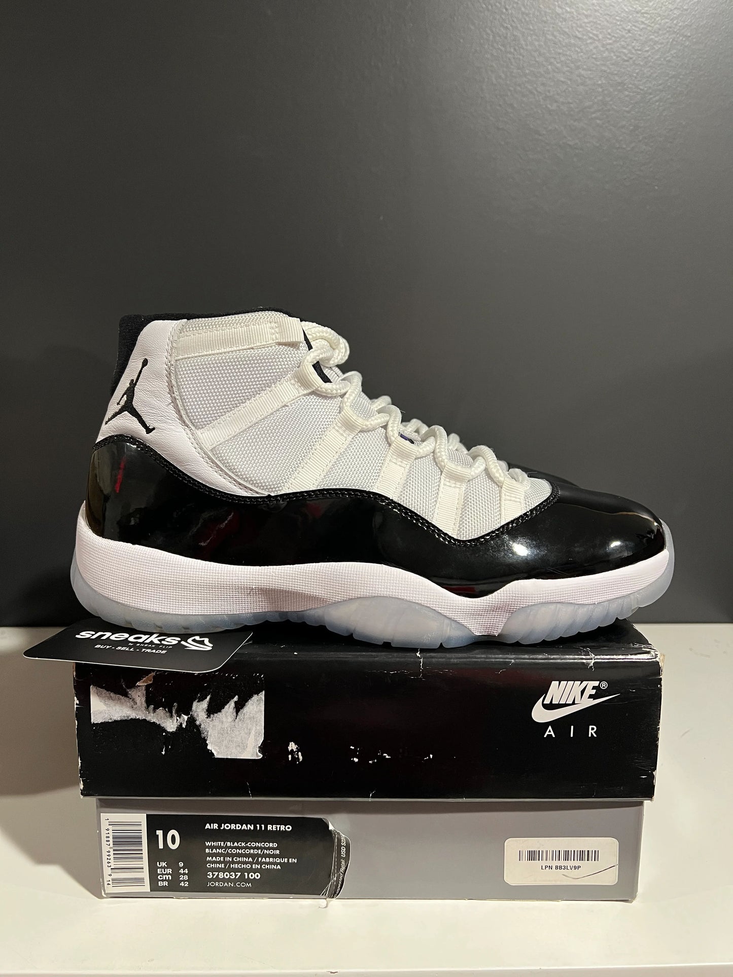 Jordan 11 Retro Concord (2018) - Used