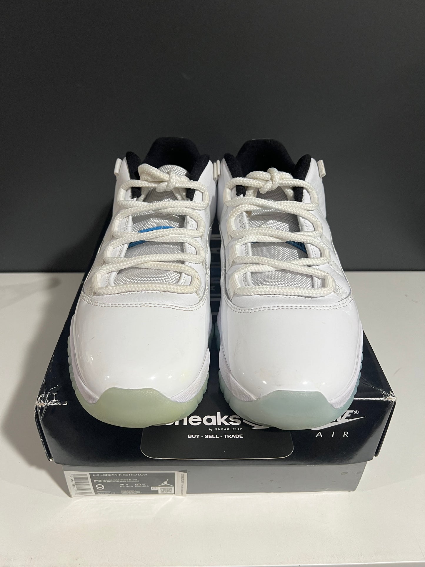 USED Air Jordan 11 Retro Low Legend Blue AV2187-117 SIZE 9M OG ALL AG25-317