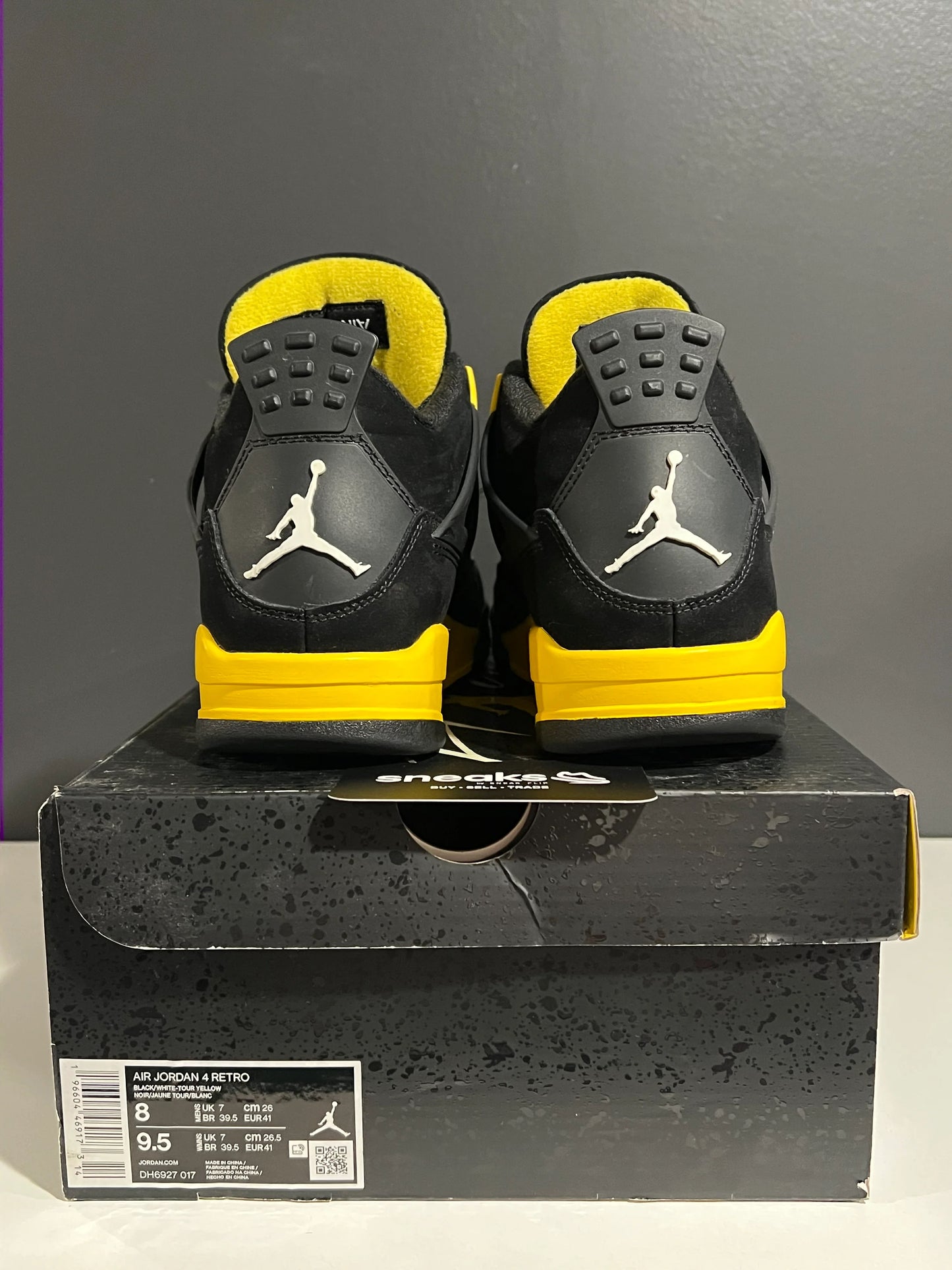 Jordan 4 Retro Thunder (2023) - Used