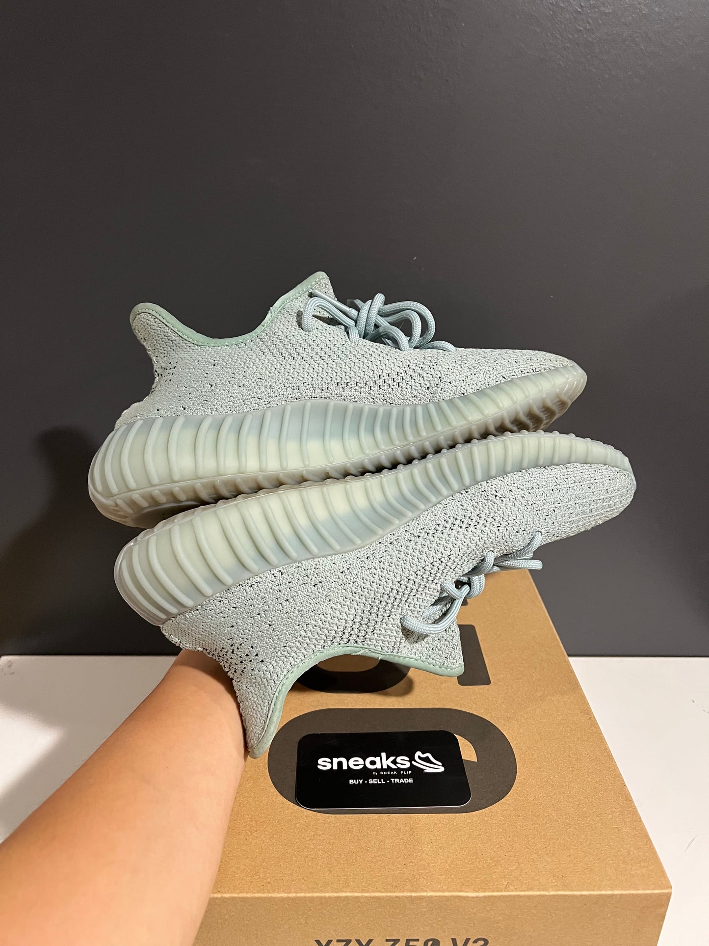 USED Yeezy Boost 350 V2 Salt HQ2060 SIZE 9.5M OG ALL AG25-311