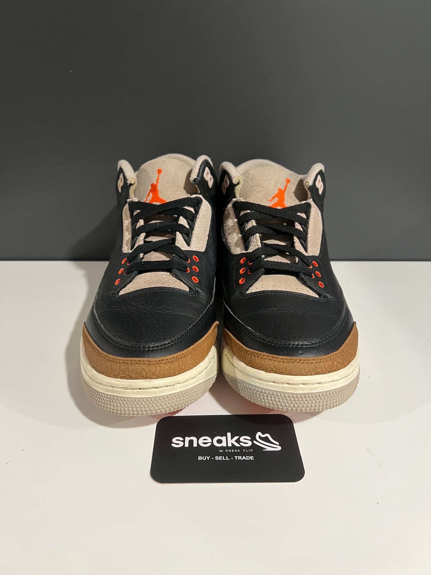 USED Air Jordan 3 Retro Desert Elephant CT853-008 SIZE 9M NO BOX