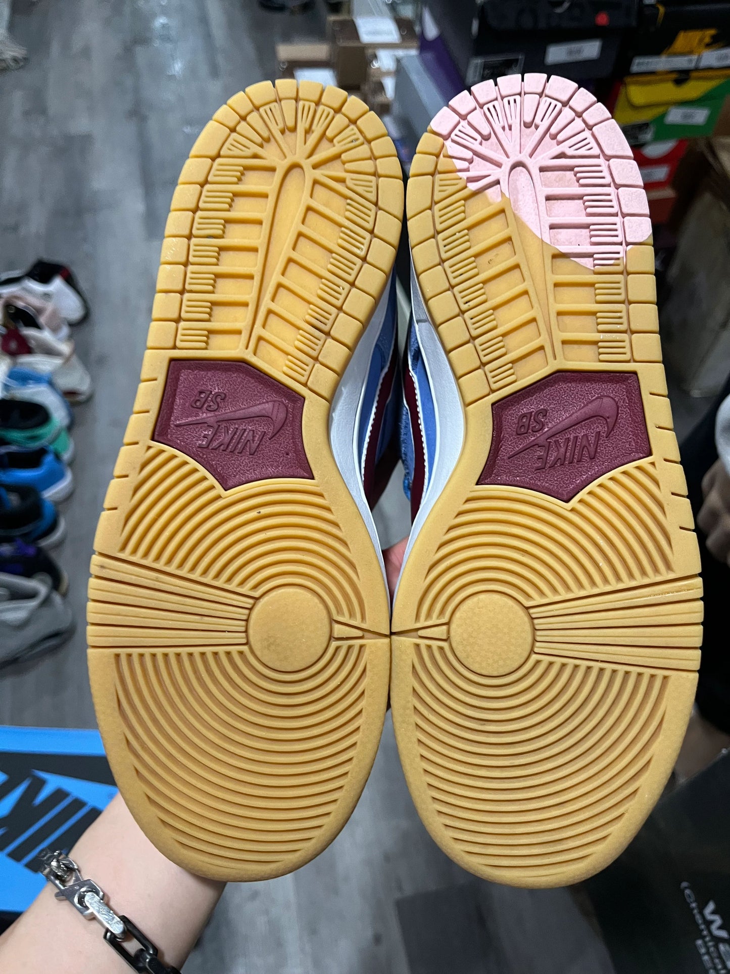 Nike SB Dunk Low Philadelphia Phillies - Used