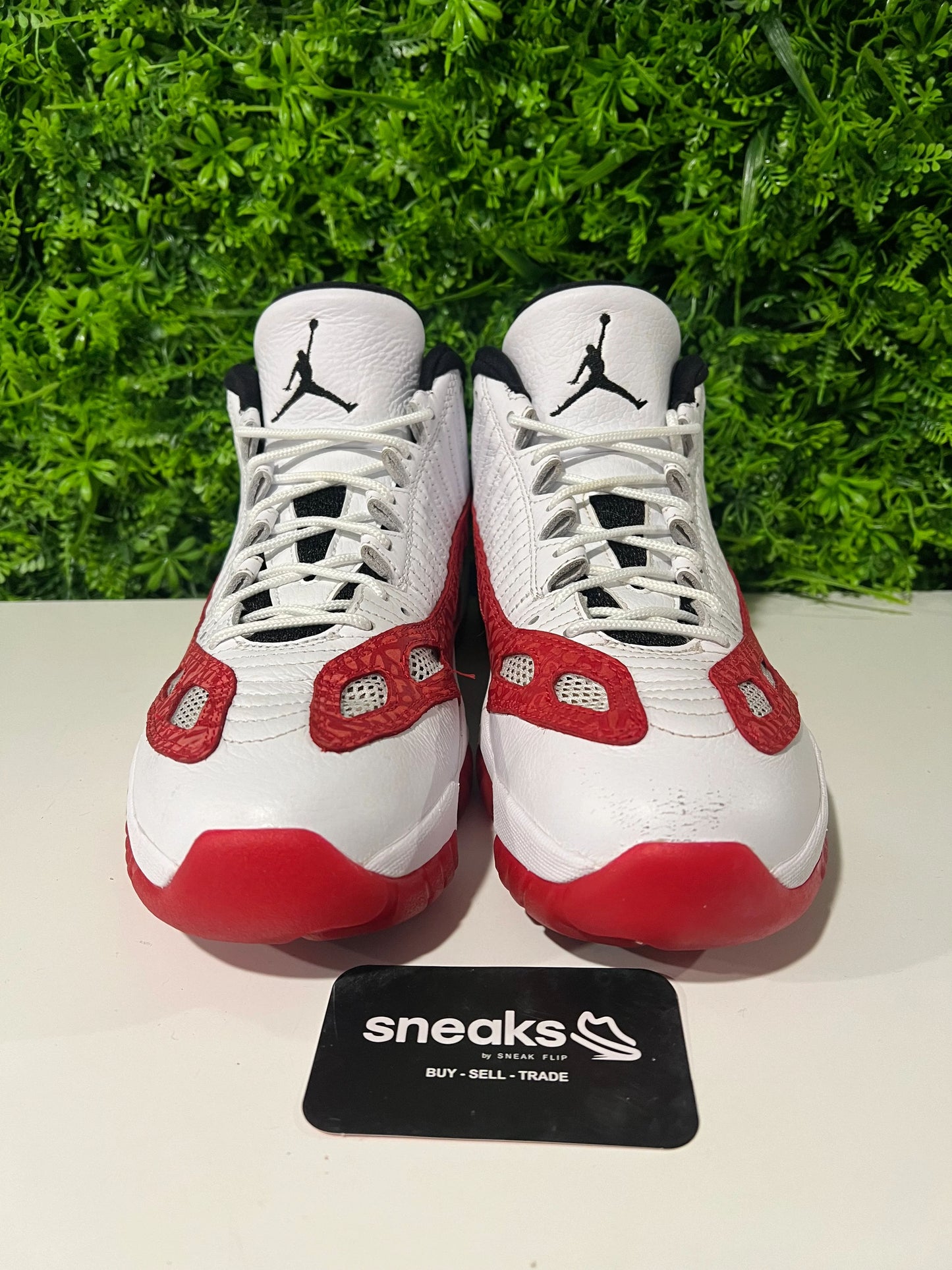 Jordan 11 Retro Low IE White Gym Red - Used