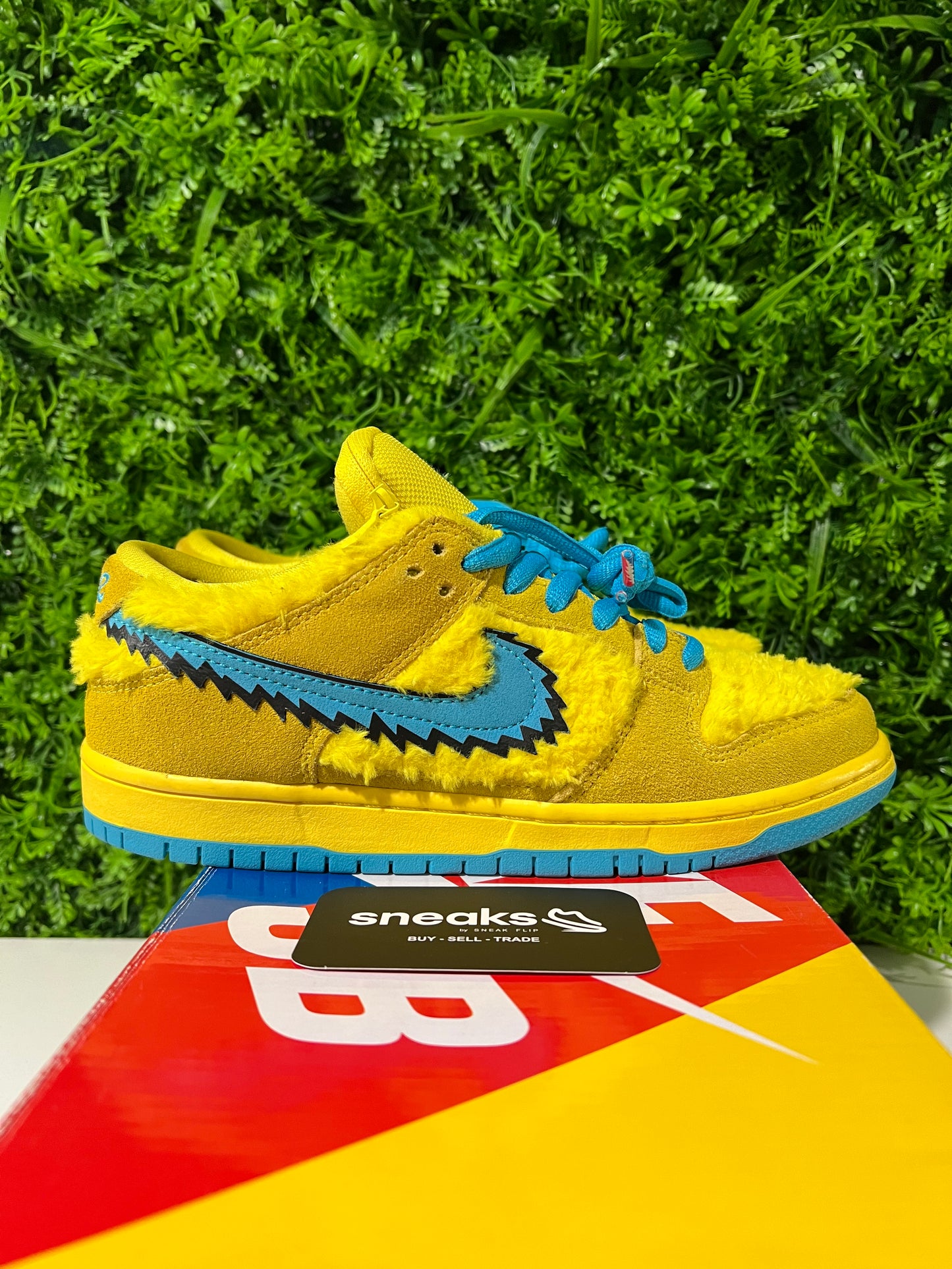 USED Grateful Dead x Dunk Low SB Yellow Bear CJ5378-700 SIZE 7.5M OG ALL