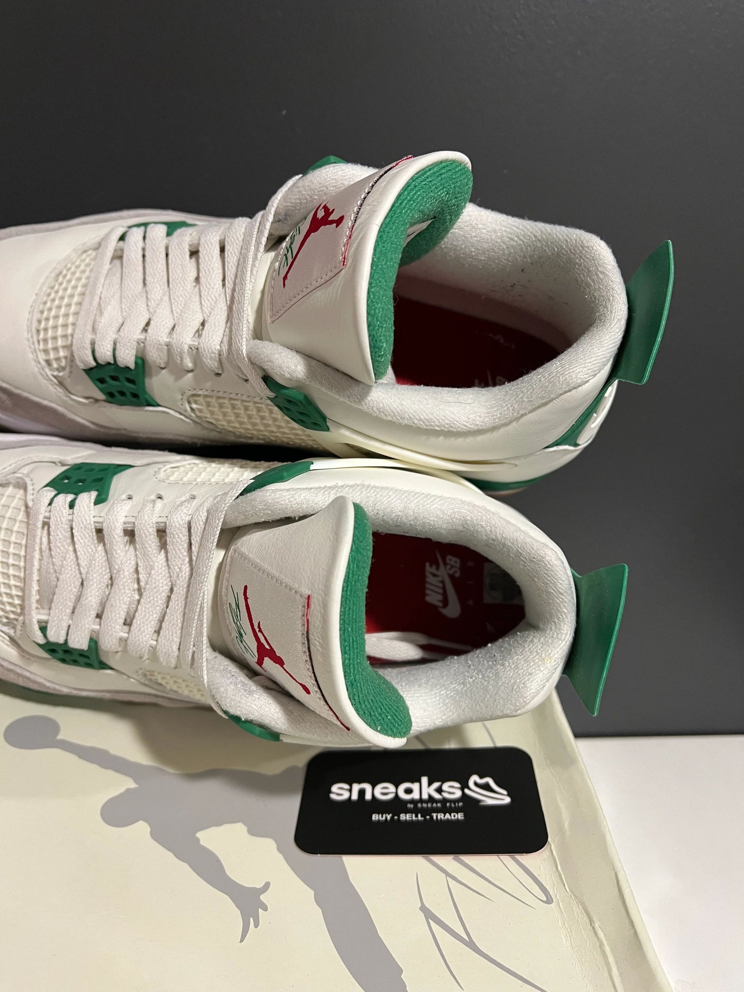 Jordan 4 Retro SB Pine Green - Used