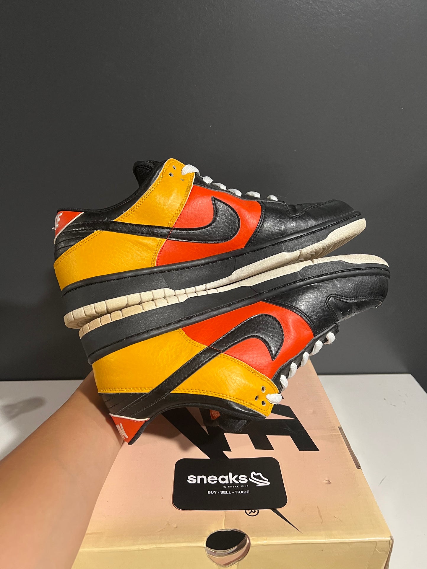 USED Dunk Low Pro SB Raygun 304292-803 SIZE 10M REP BOX AG25-191