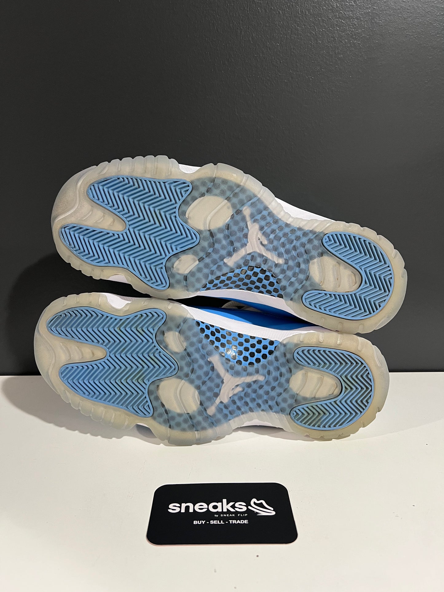 USED Air Jordan 11 Retro Low UNC 528895-106 SIZE 8.5M NO BOX