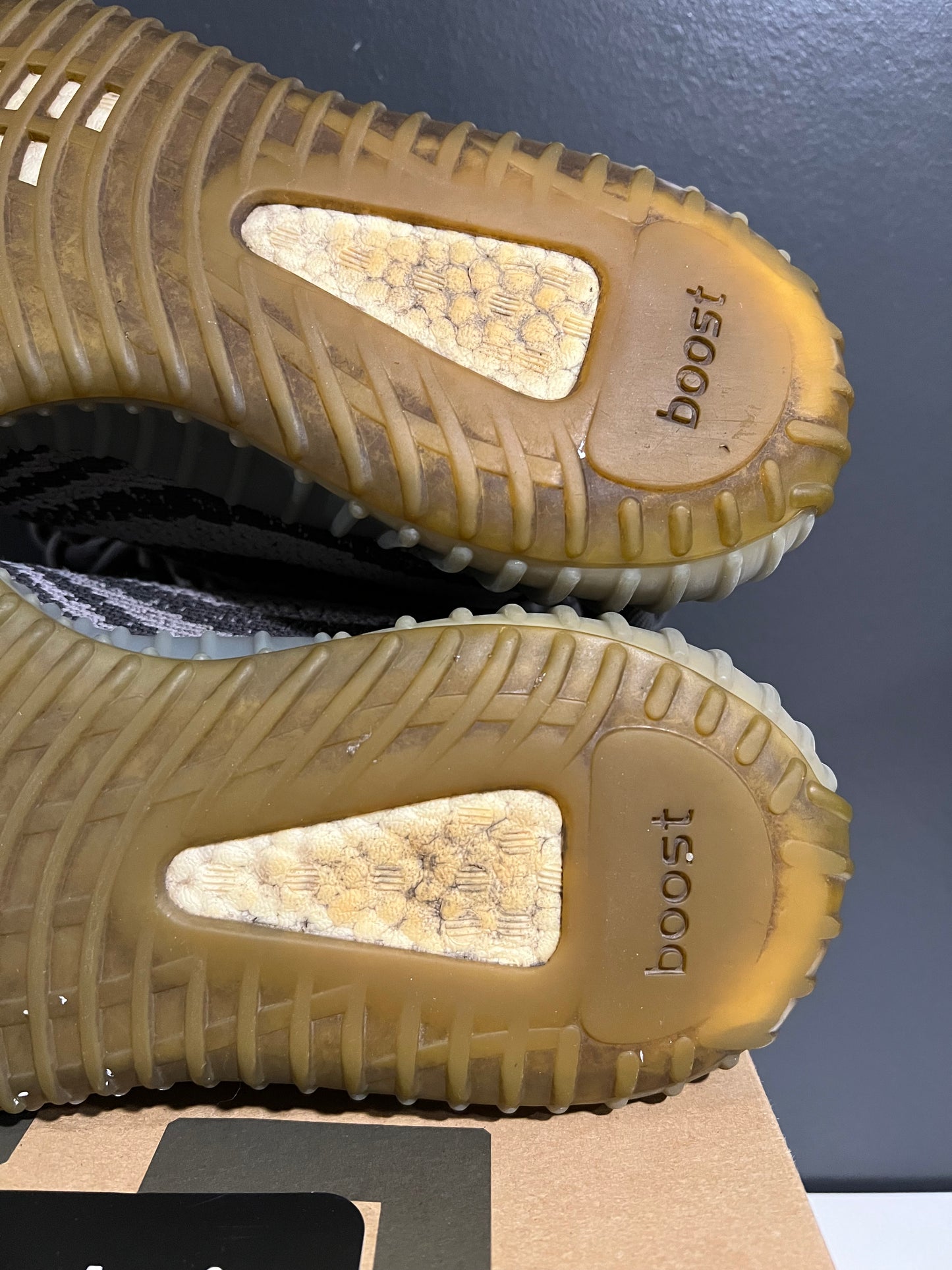 USED Yeezy Boost 350 V2 Beluga 2.0 AH2203 SIZE 8M OG ALL AG25-248