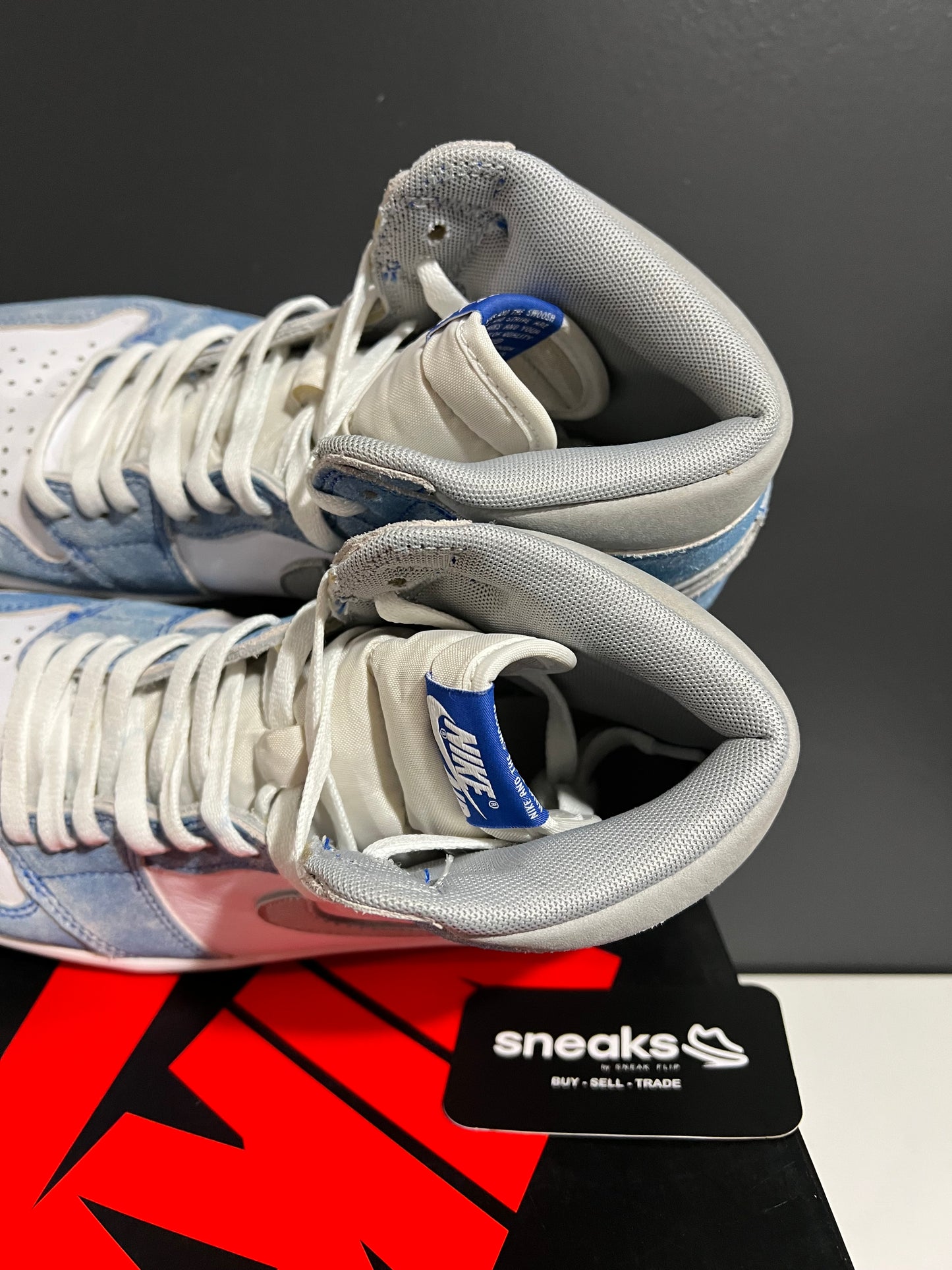 USED Air Jordan 1 Retro High OG Hyper Royal 555088-402 SIZE 10M OG ALL AG25-333