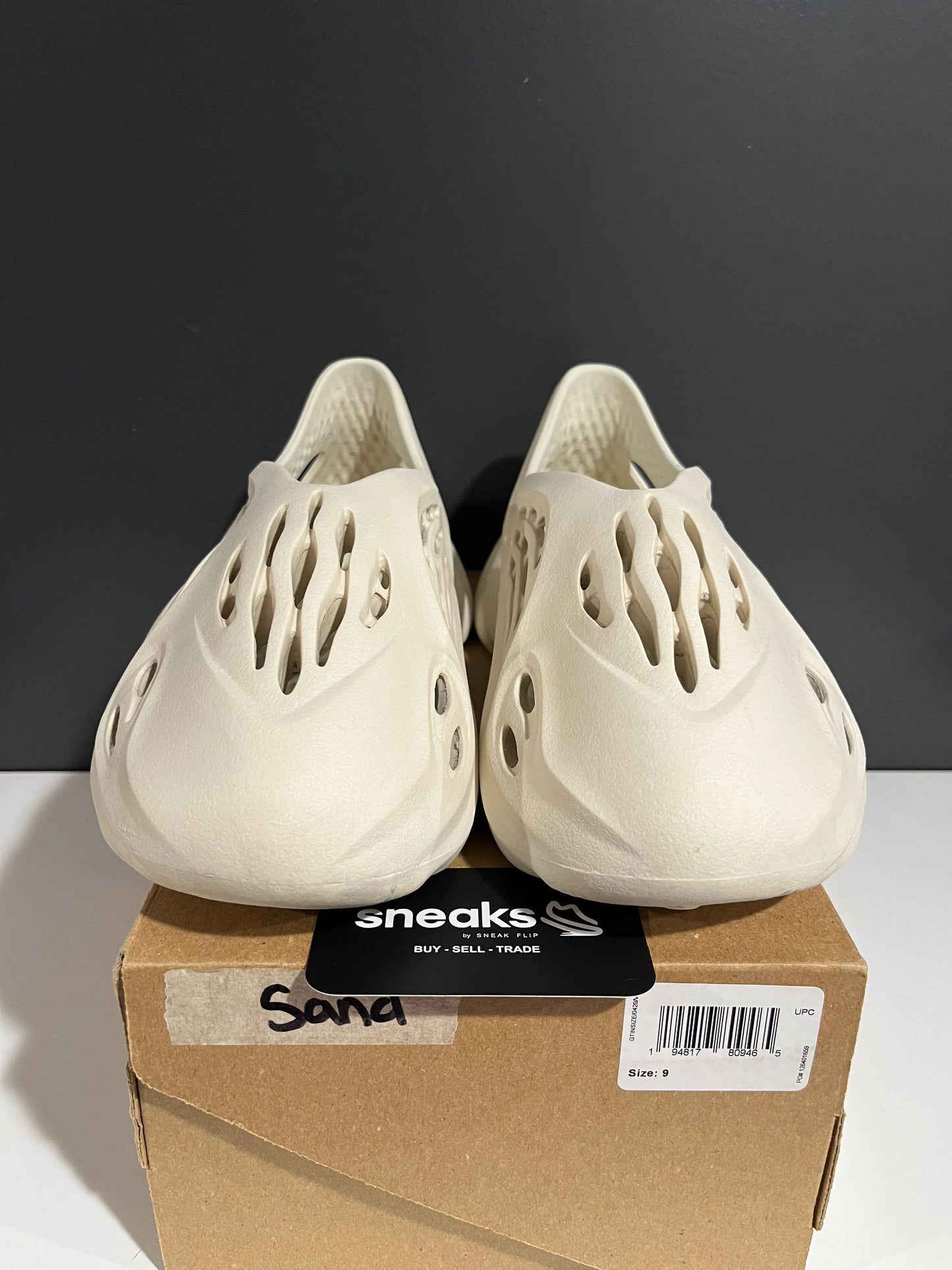 adidas Yeezy Foam RNNR Sand - Used