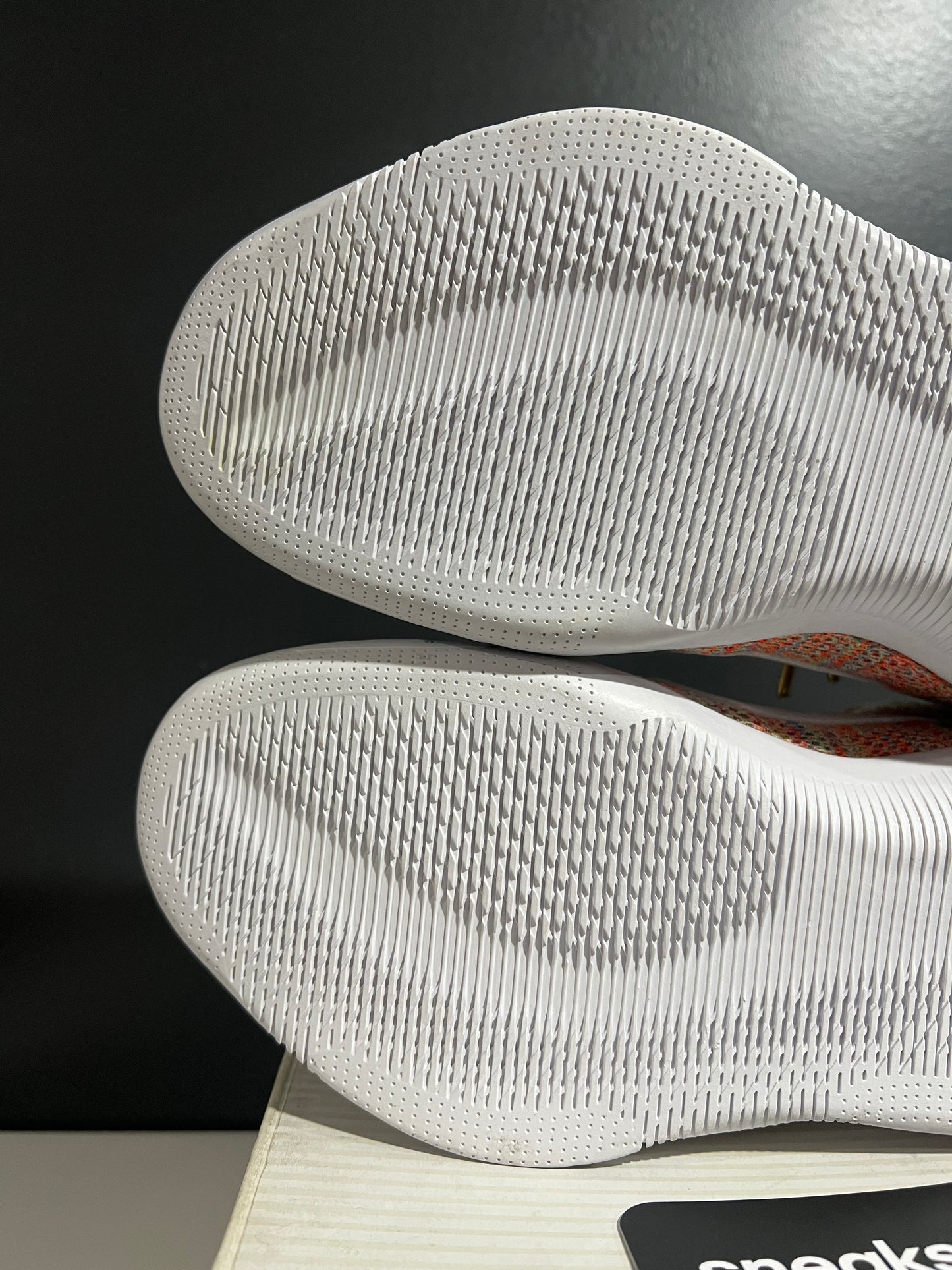 USED Kobe 11 Elite Low 4KB White Horse 824463-199 SIZE 9.5M OG ALL AG25-172