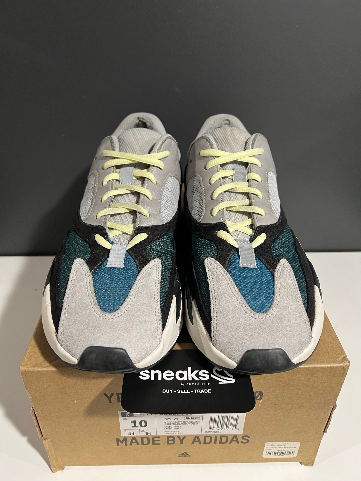 USED Adidas Yeezy Boost 700 Wave Runner B75571 SIZE 10M OG ALL AG25-111