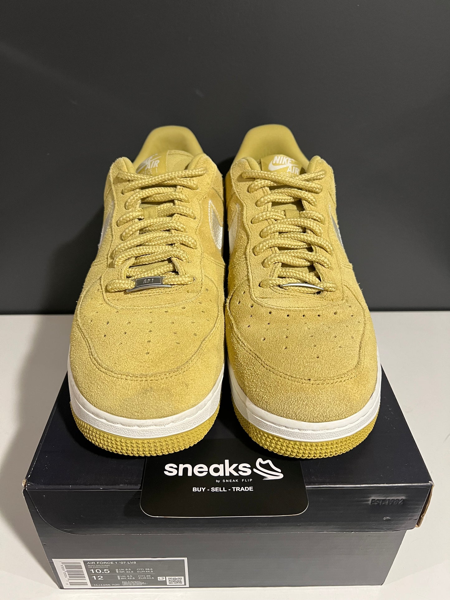 USED Air Force 1 '07 LV8 Embroidered Swoosh Buff Gold HJ4465-700 SIZE 10.5M OG ALL AG25-163