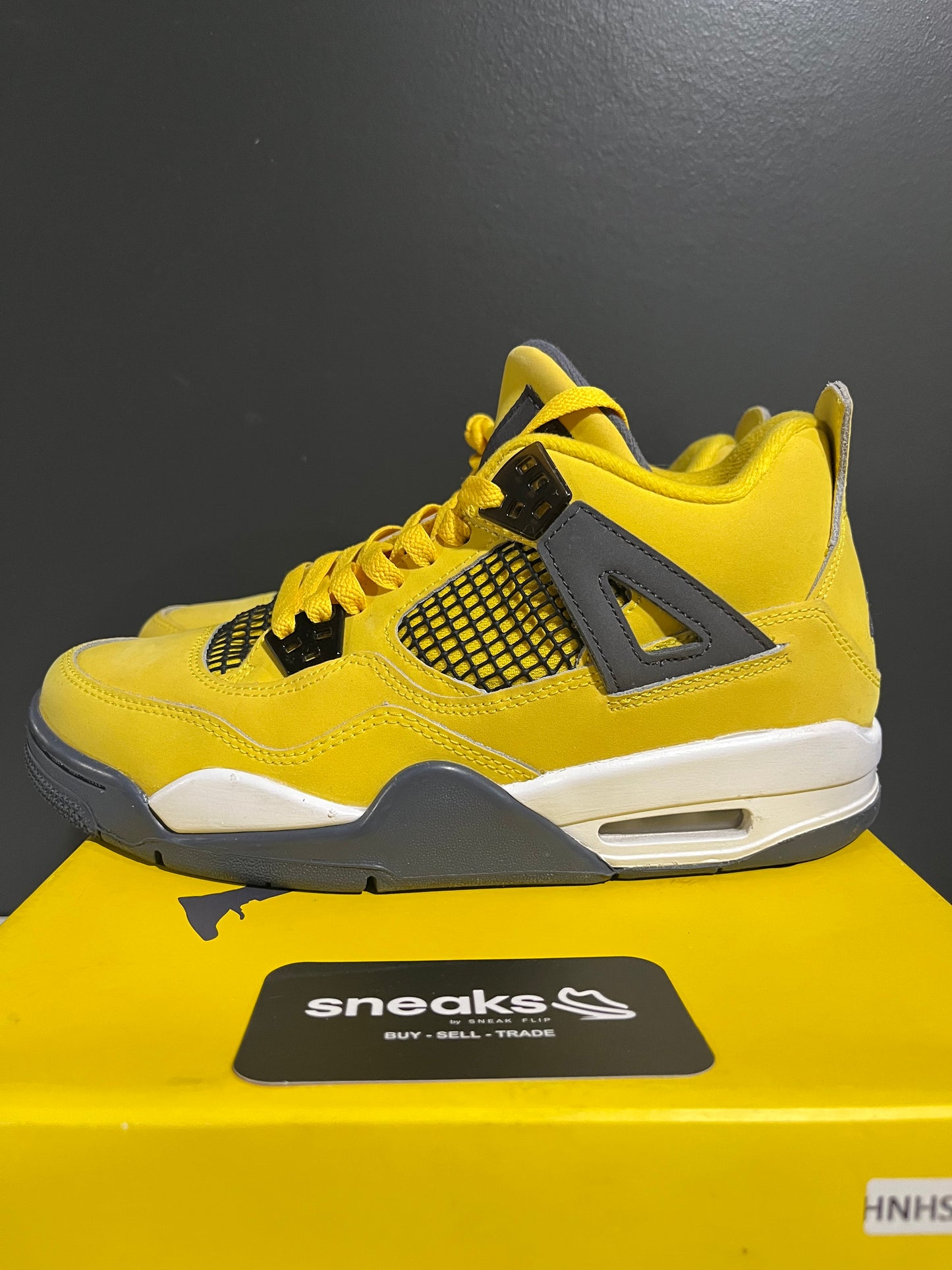 USED Air Jordan 4 Retro GS Lightning 2021 408452-700 SIZE 6.5Y OG ALL AG25-338