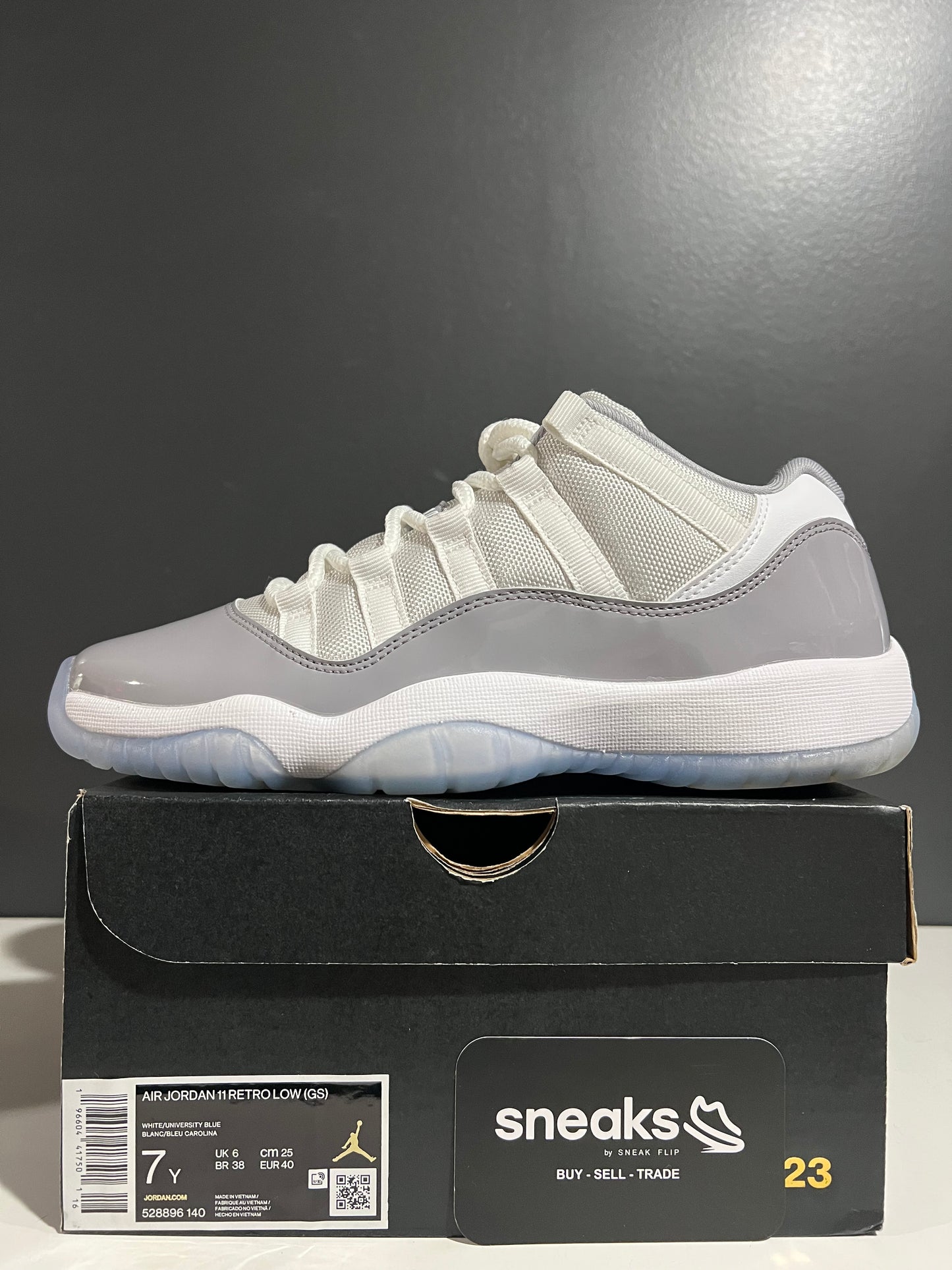USED Air Jordan 11 Retro Low GS Cement Grey 528896-140 SIZE 7Y OG ALL AG25-142