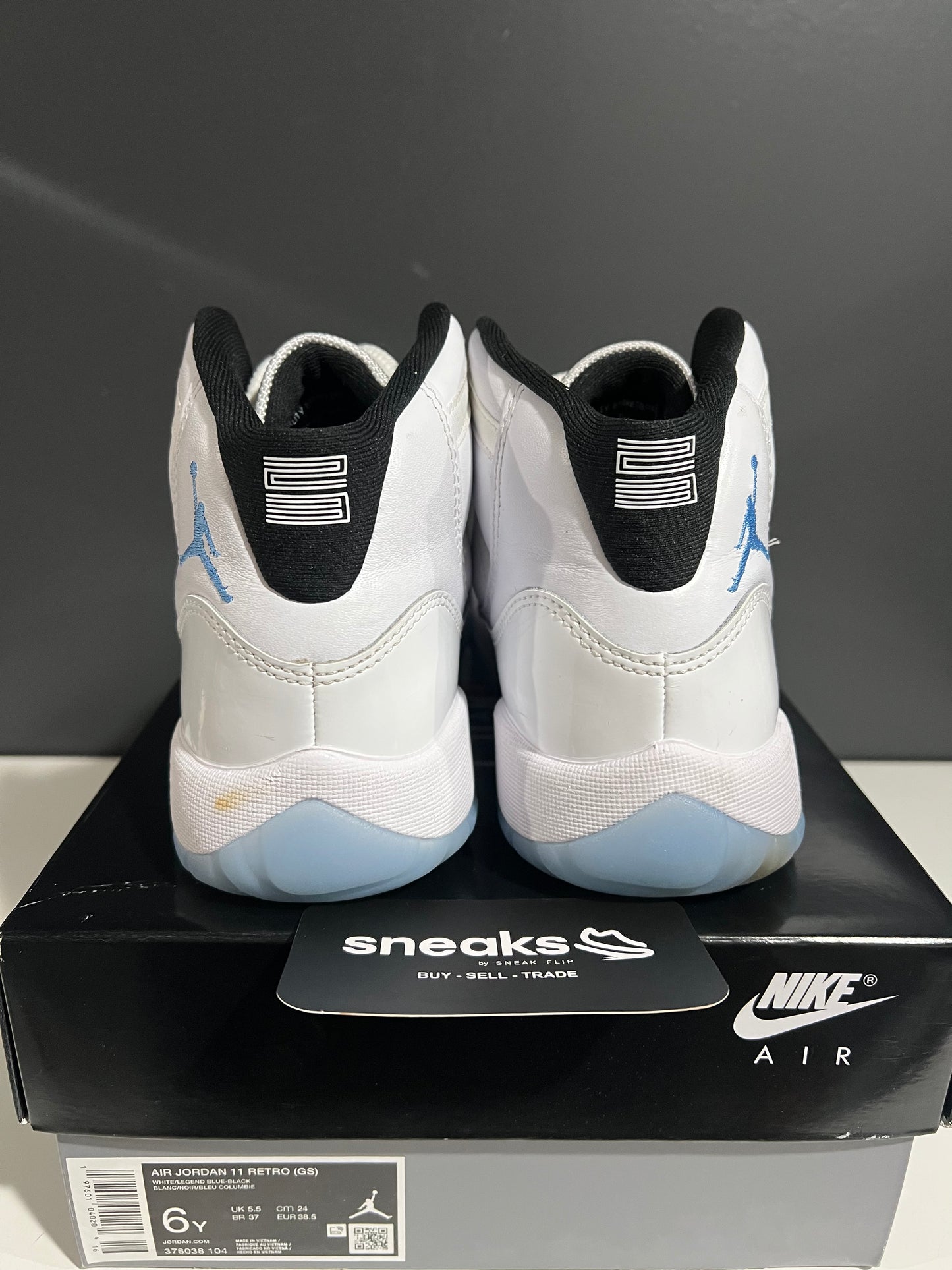 USED Air Jordan 11 Retro GS Legend Blue Columbia 2024 378038-104 SIZE 6Y OG ALL AG25-329