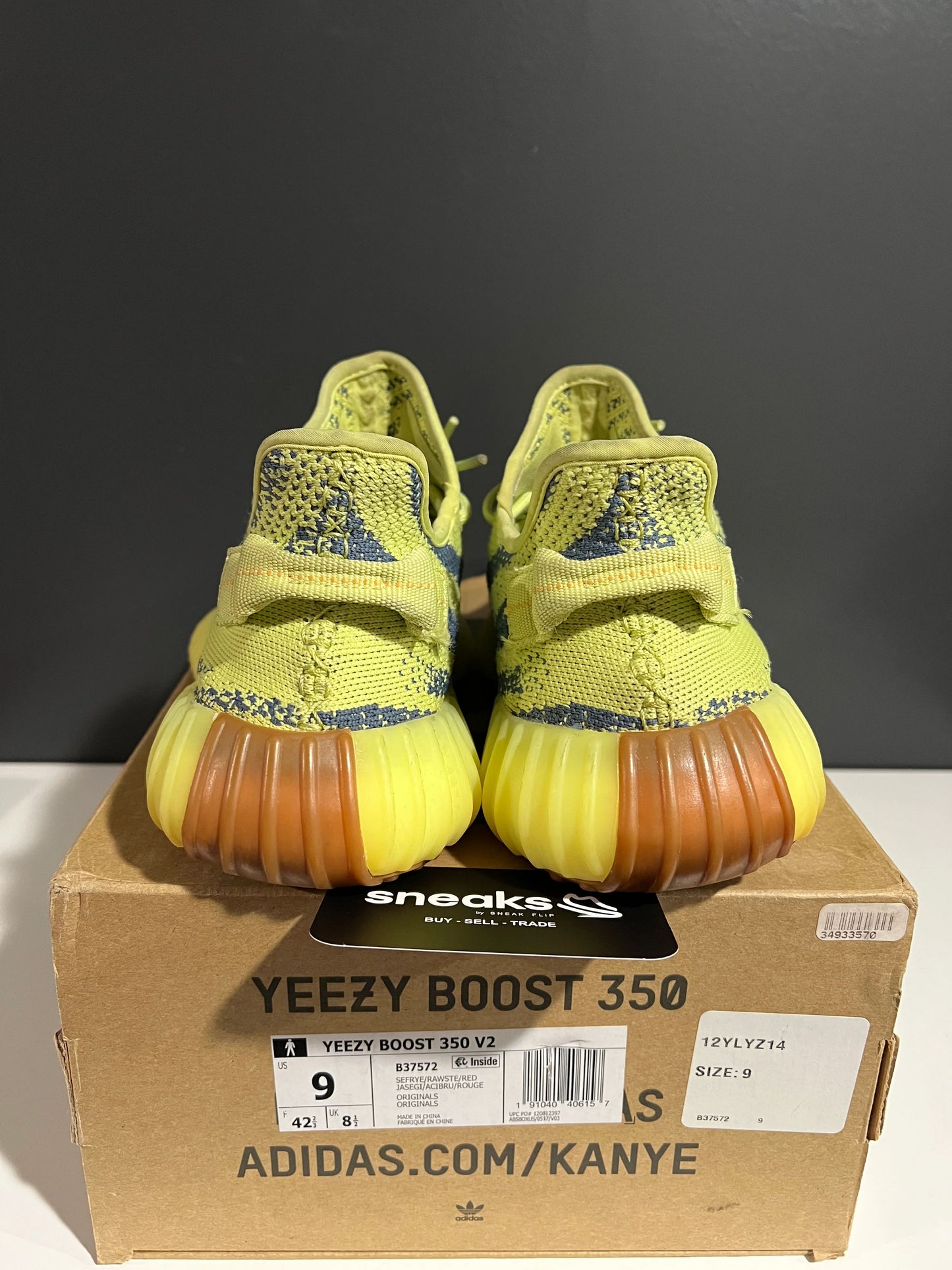 adidas Yeezy Boost 350 V2 Semi Frozen Yellow - Used