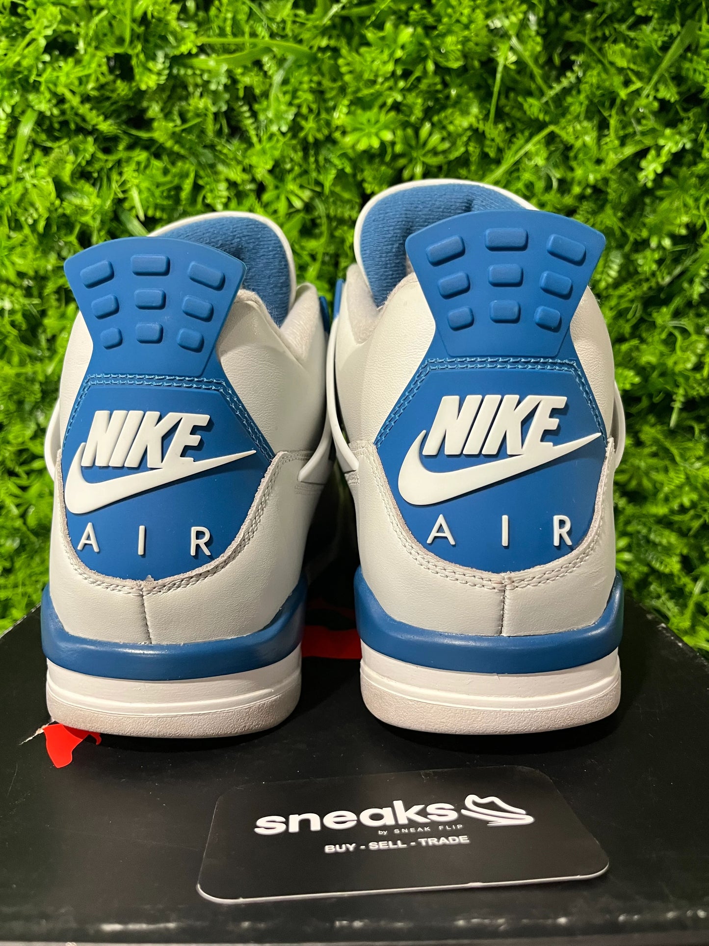 Jordan 4 Retro Military Blue (2024) - Used