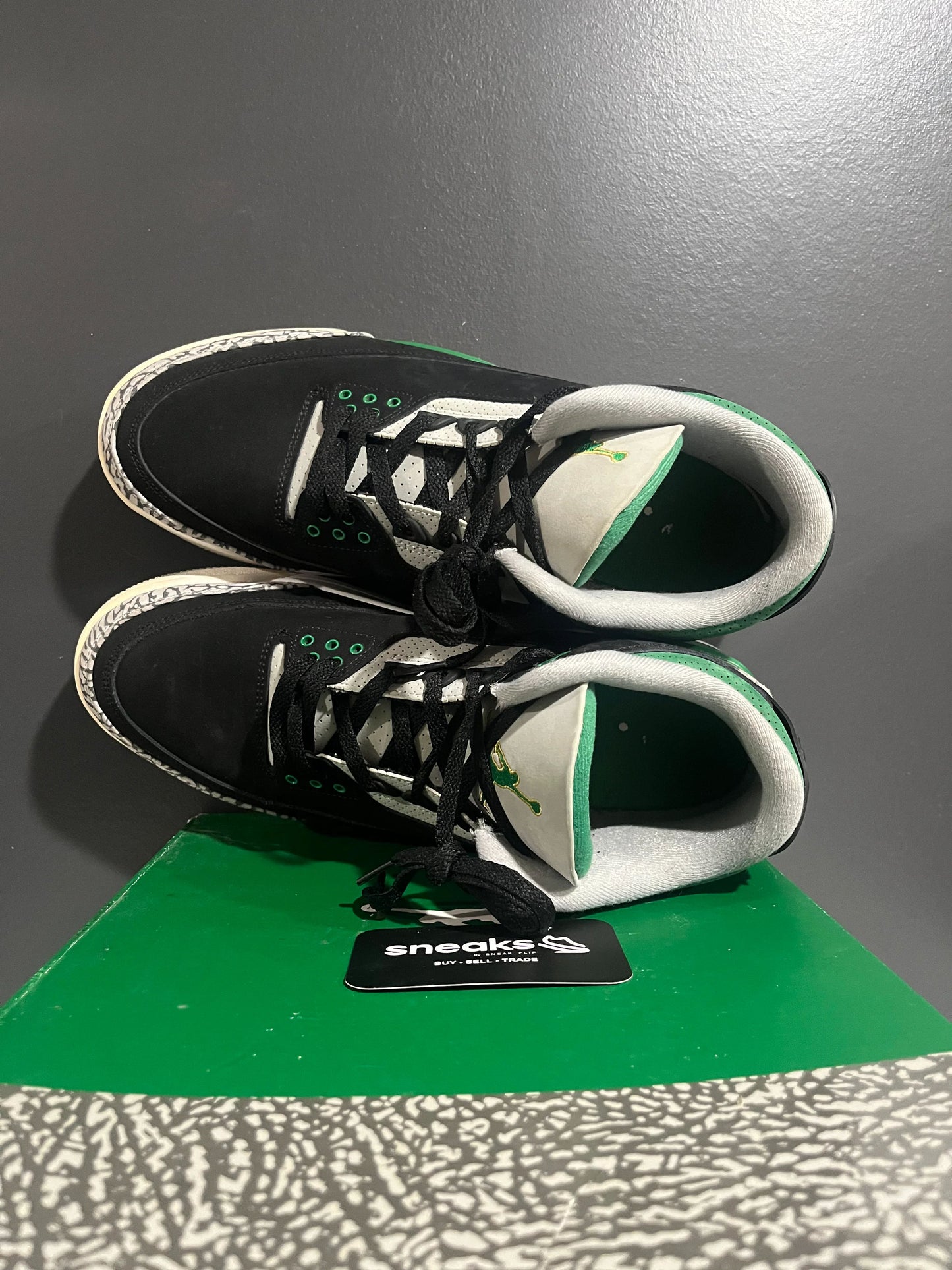USED SIZE 12M Jordan 3 Retro Pine Green - Used