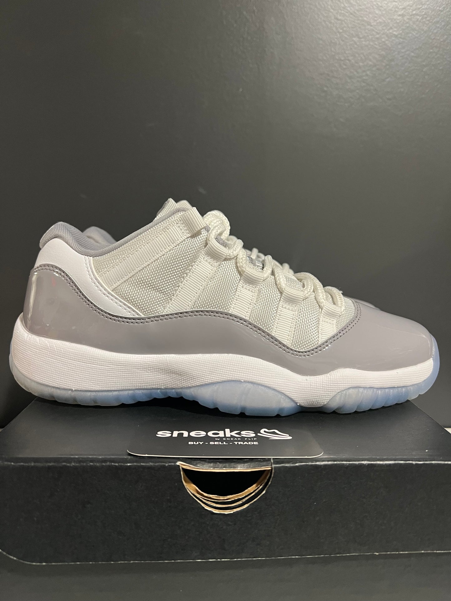 USED Air Jordan 11 Retro Low GS Cement Grey 528896-140 SIZE 7Y OG ALL AG25-142