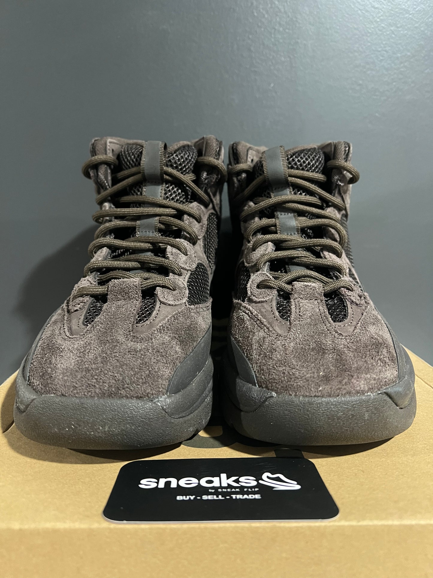 USED Yeezy Desert Boot Oil EG6463 SIZE 8.5M OG ALL AG25-203