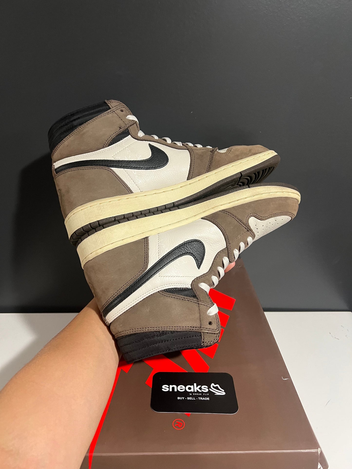 Jordan 1 Retro High OG SP Travis Scott Mocha (Sample) - Used
