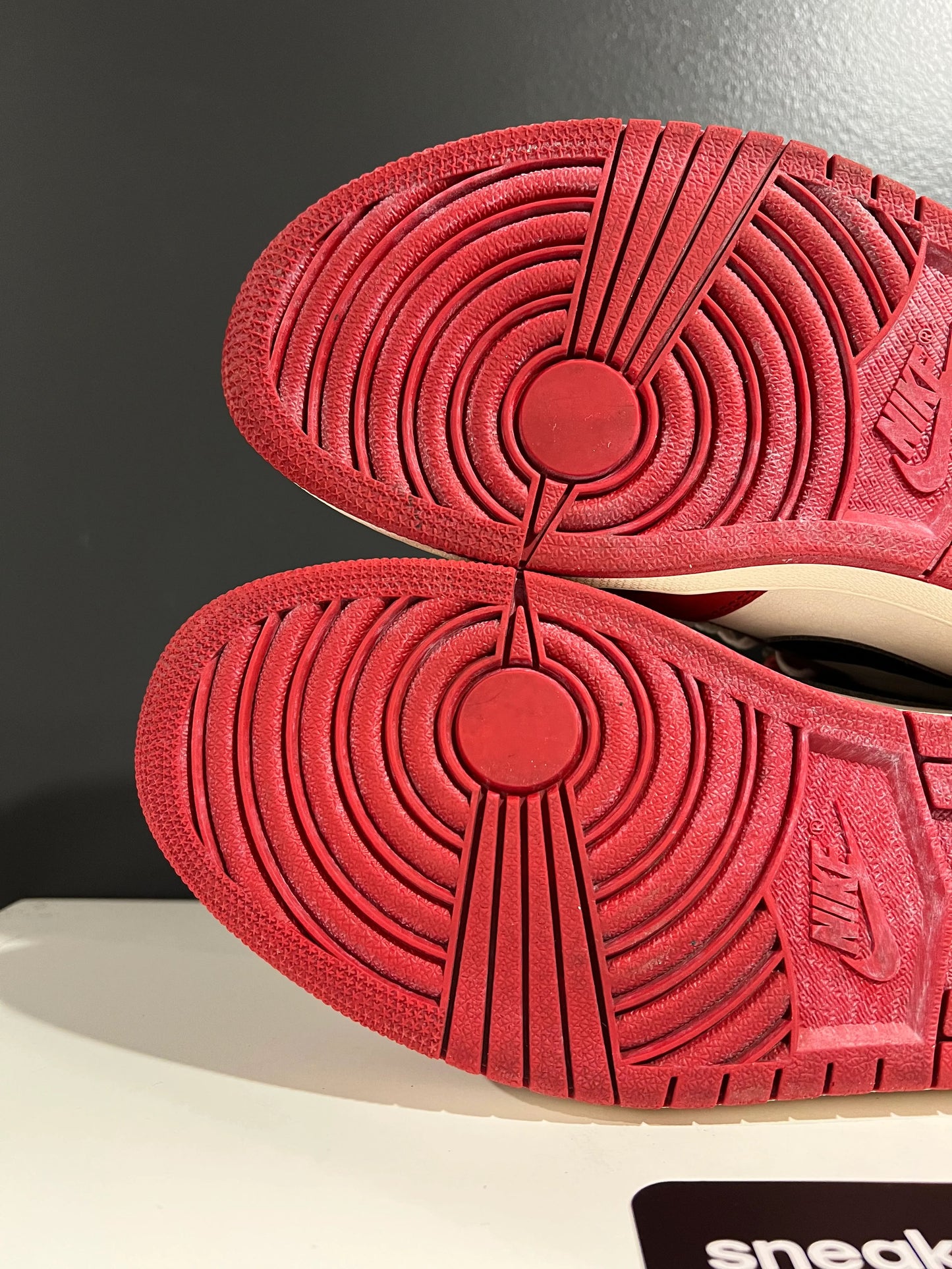 Jordan 1 Retro High OG Chicago Lost and Found - Used