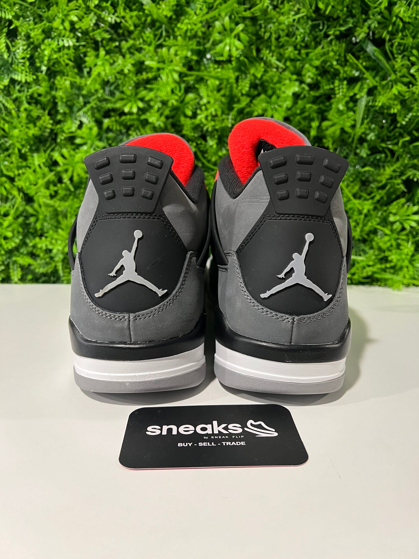 USED Air Jordan 4 Retro Infrared DH6927-061 SIZE 10.5M NO BOX