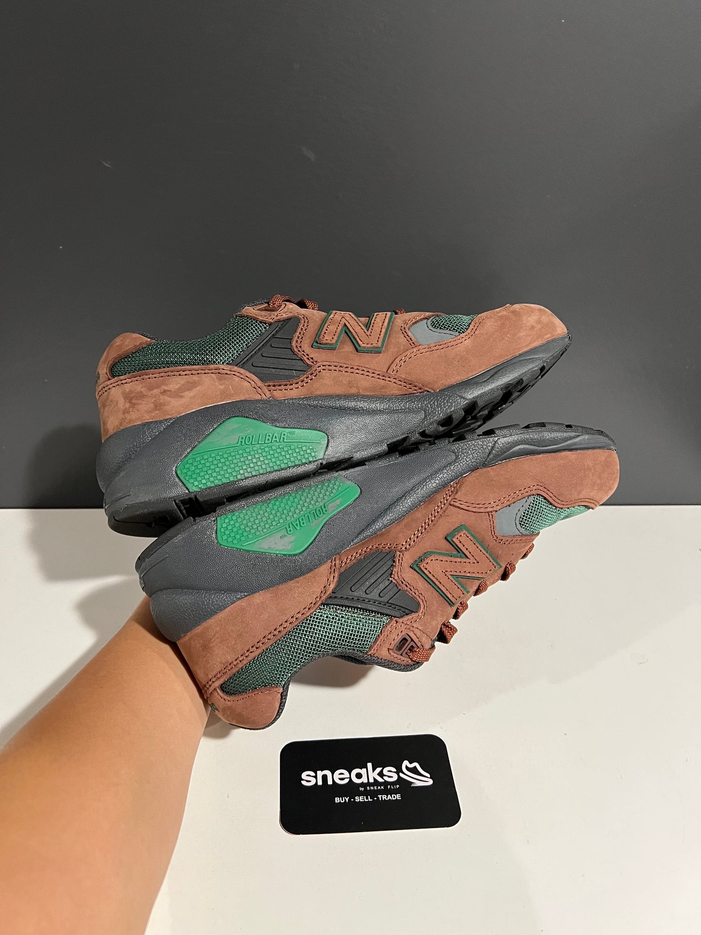 USED New Balance 580 Beef & Broccoli MT580RTB SIZE 8M NO BOX AG25-260