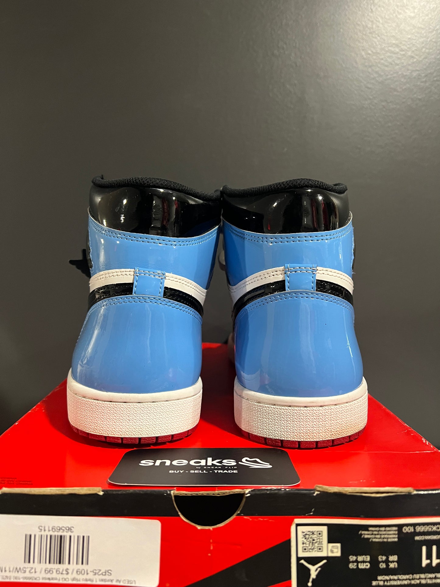 USED Air Jordan 1 Retro High OG Fearless CK5666-100 SIZE 11M NO LID SP25-109