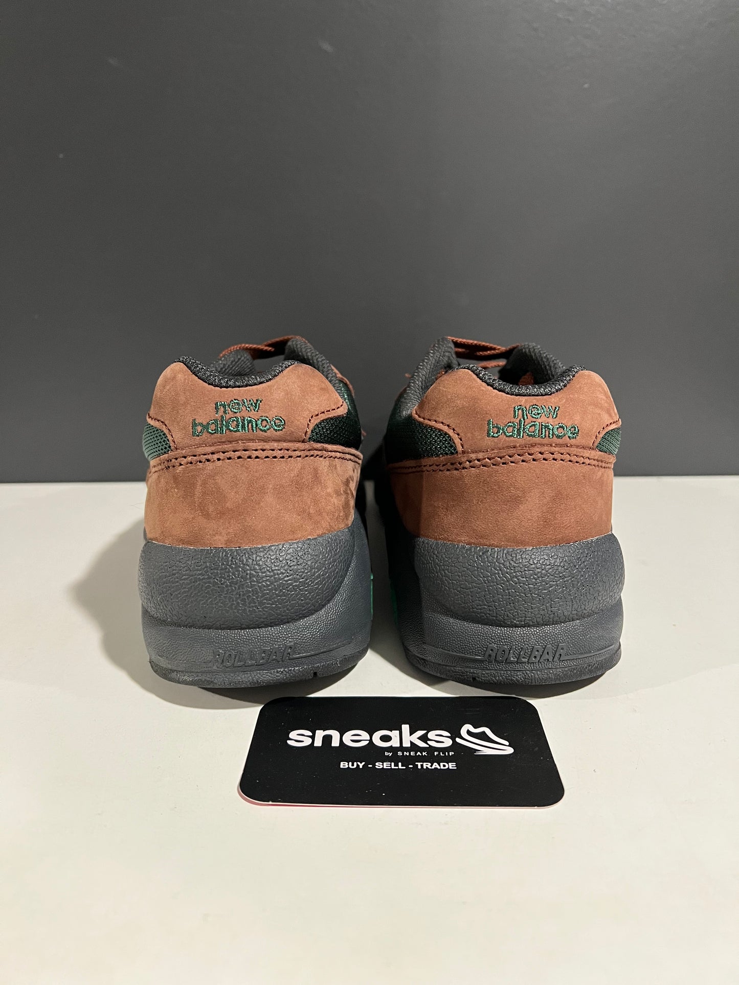 USED New Balance 580 Beef & Broccoli MT580RTB SIZE 8M NO BOX AG25-260