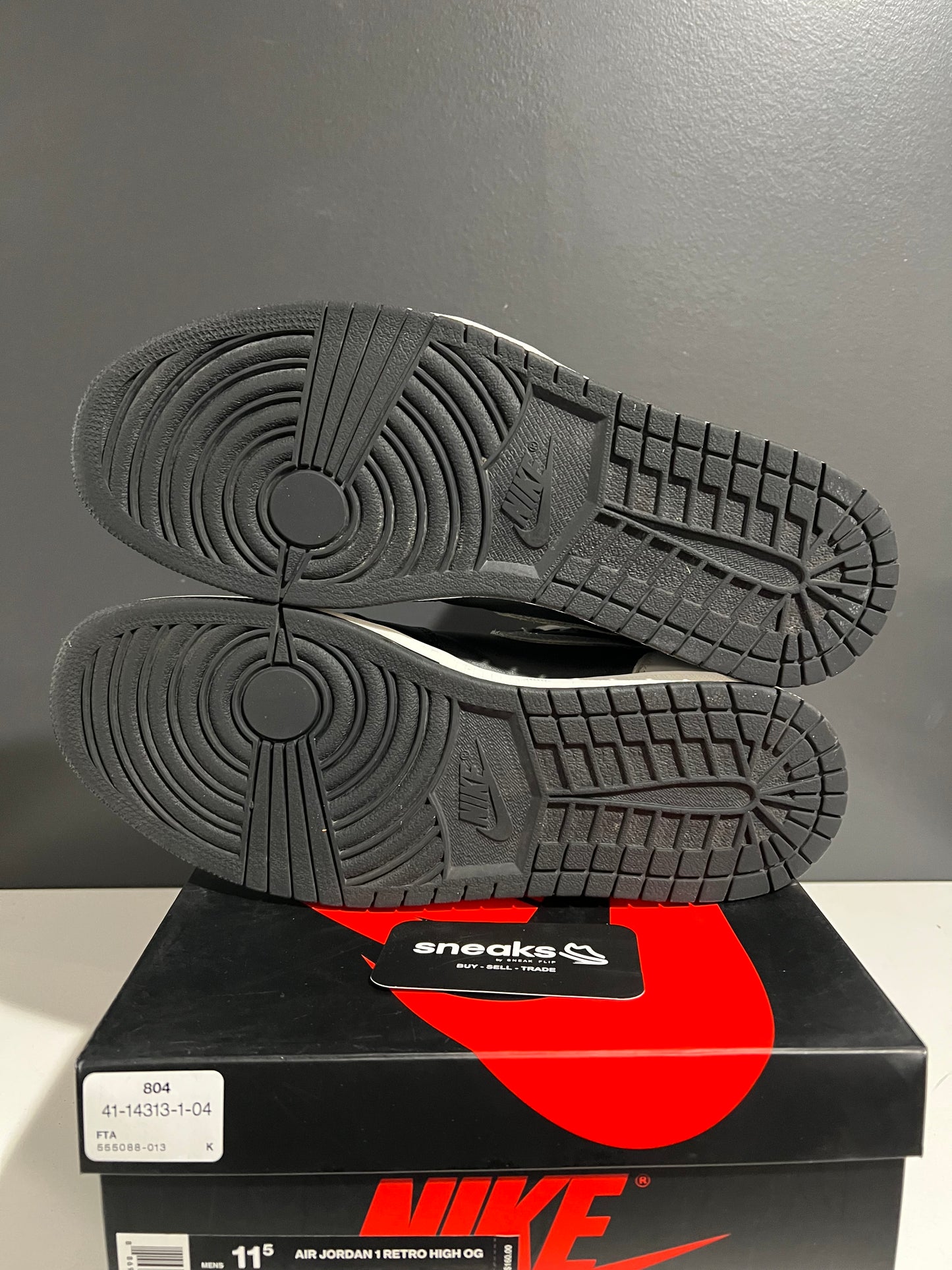 USED Air Jordan 1 Retro High OG Shadow 2018 555088-013 SIZE 11.5M OG ALL SP25-090