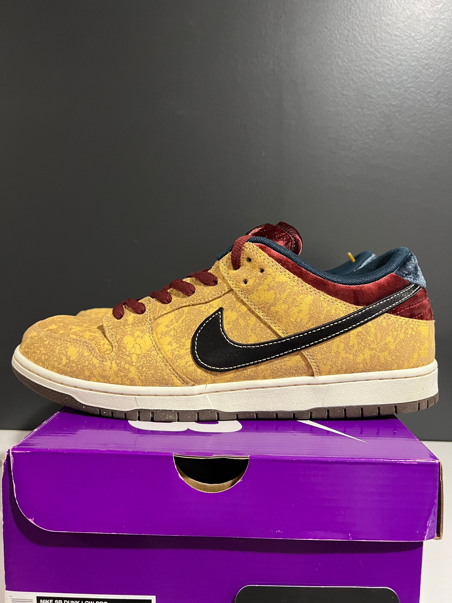 USED Dunk Low SB City of Cinema FZ1278-200 SIZE 13M OG ALL