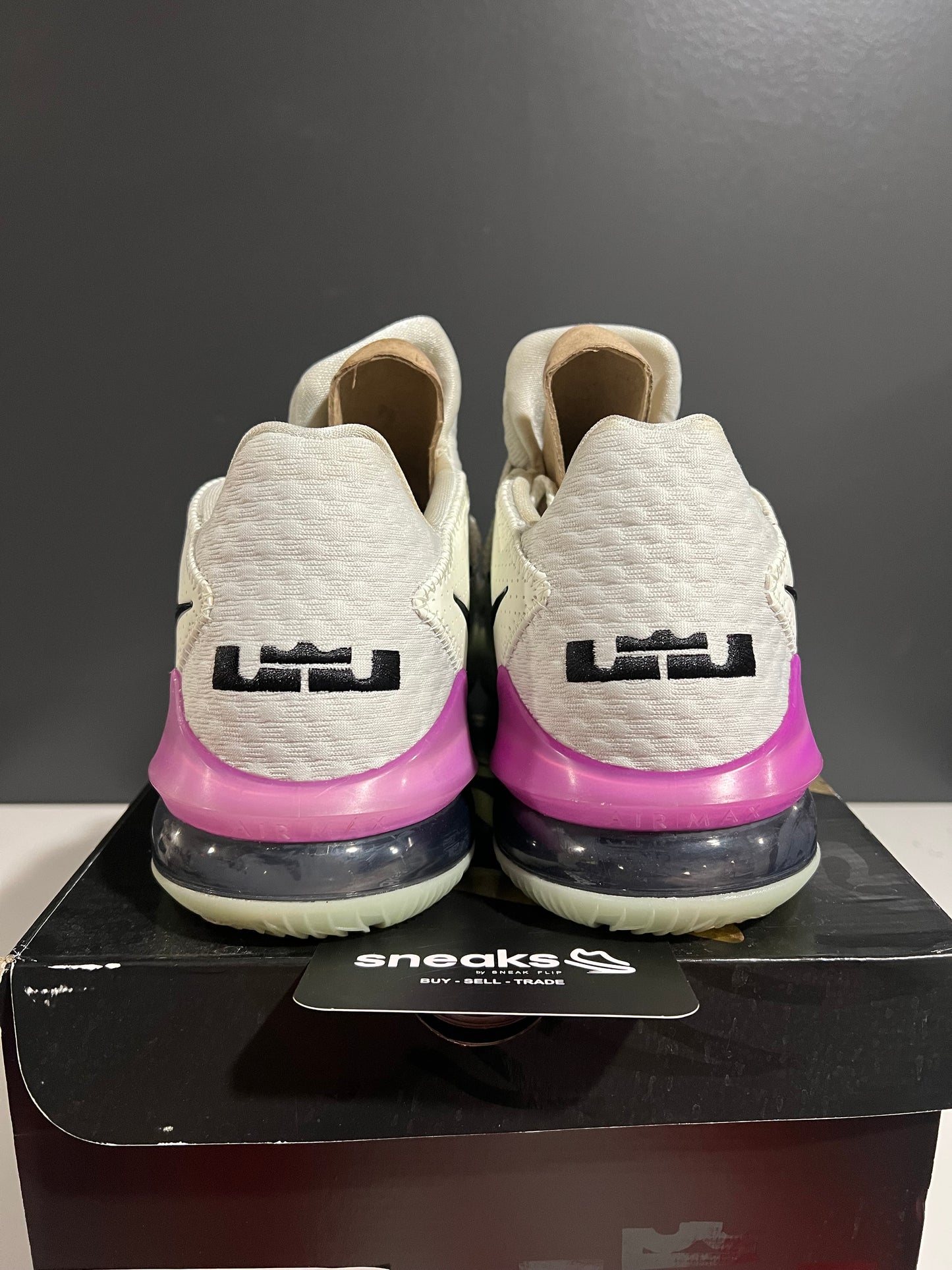 USED LeBron 17 Low Glow In The Dark CD5007-005 SIZE 11M OG ALL JY25-190