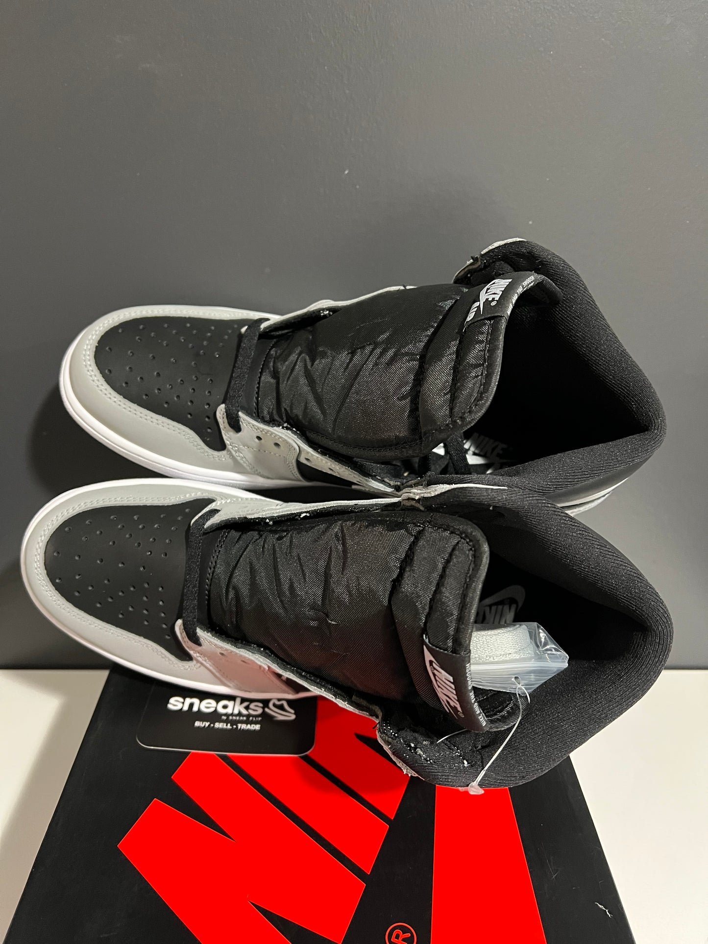 TRIED ON Air Jordan 1 Retro High OG Shadow 2.0 555088-035 SIZE 10.5M OG ALL JY25-172
