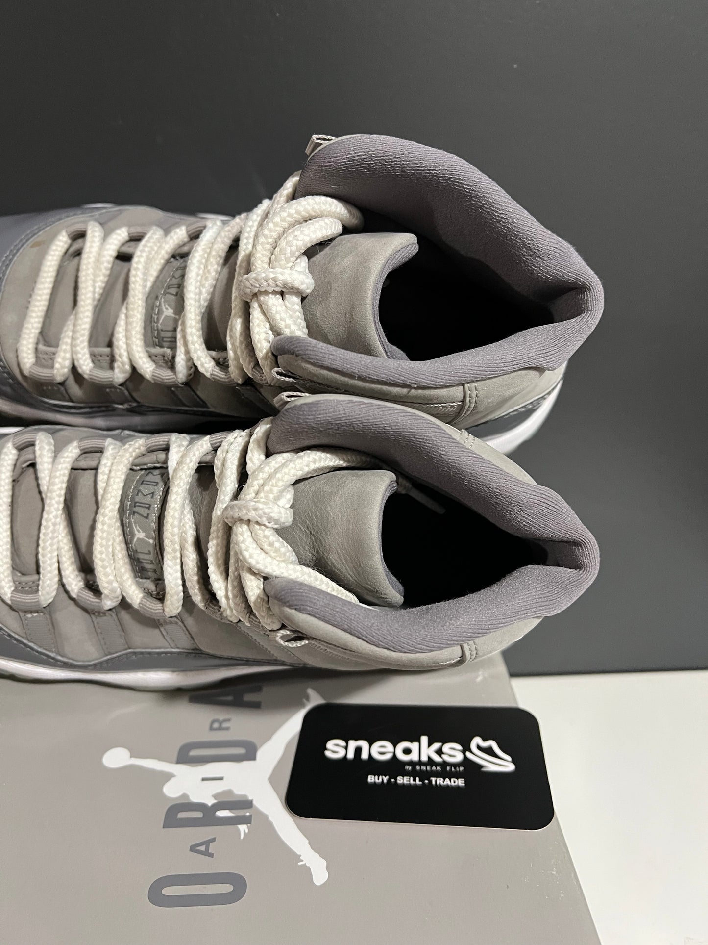 USED Air Jordan 11 Retro GS Cool Grey 2021 378038-005 SIZE 7Y OG ALL JY25-258