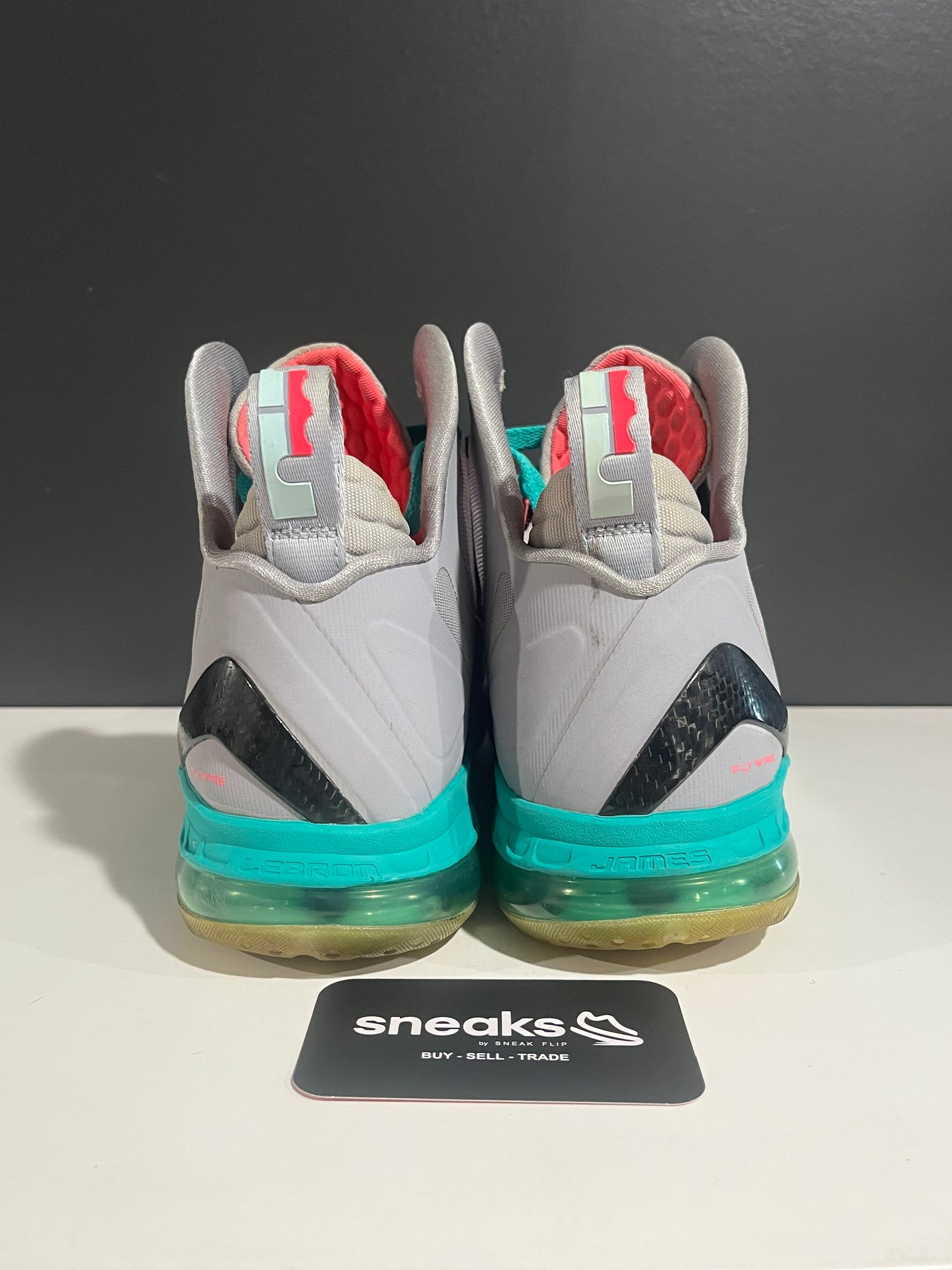 USED LeBron 9 P.S. Elite South Beach 516958-001 SIZE 10M NO BOX JY25-164