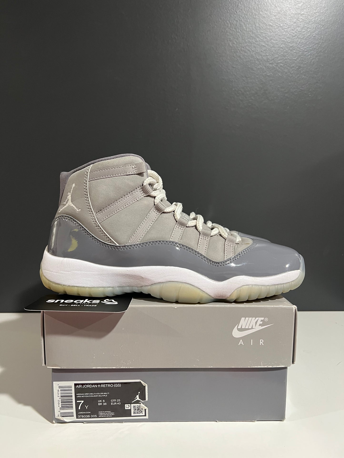 USED Air Jordan 11 Retro GS Cool Grey 2021 378038-005 SIZE 7Y OG ALL JY25-258