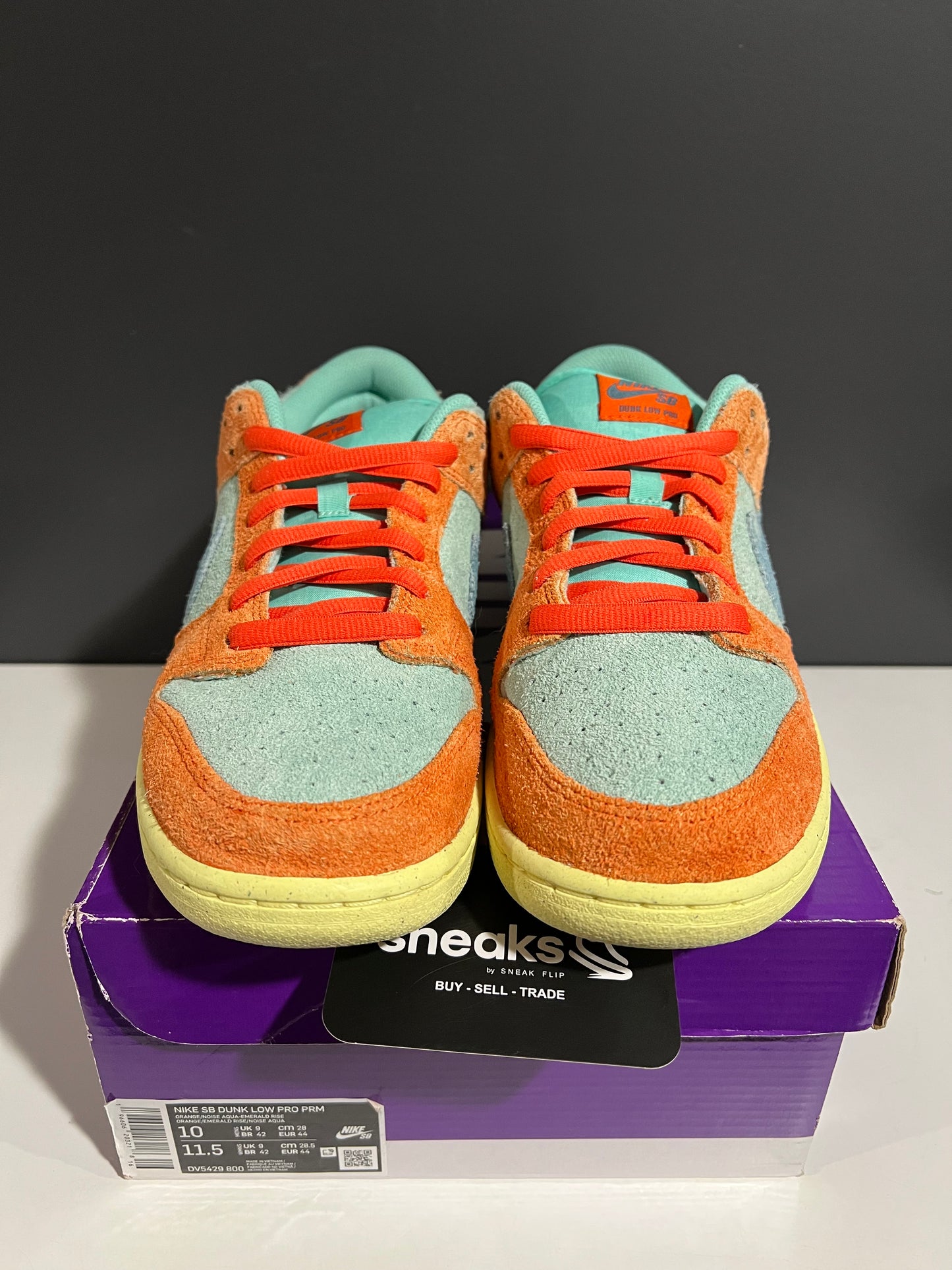 USED Nike SB Dunk Low Orange Emerald Rise DV5429-800 SIZE 10M OG ALL JY25-237