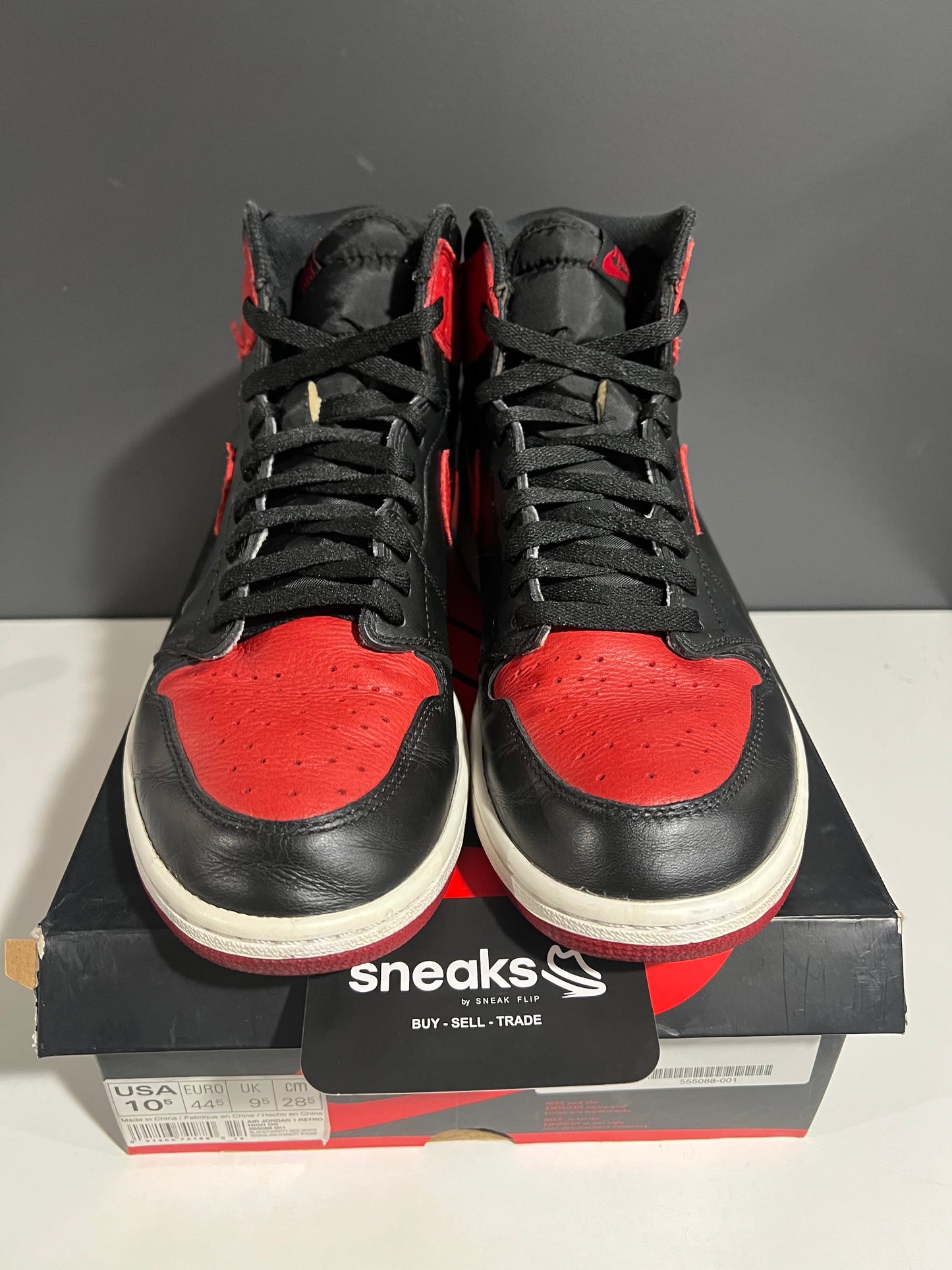 USED Air Jordan 1 Retro High OG Banned 2016 555088-001 SIZE 10.5M OG ALL AG25-264