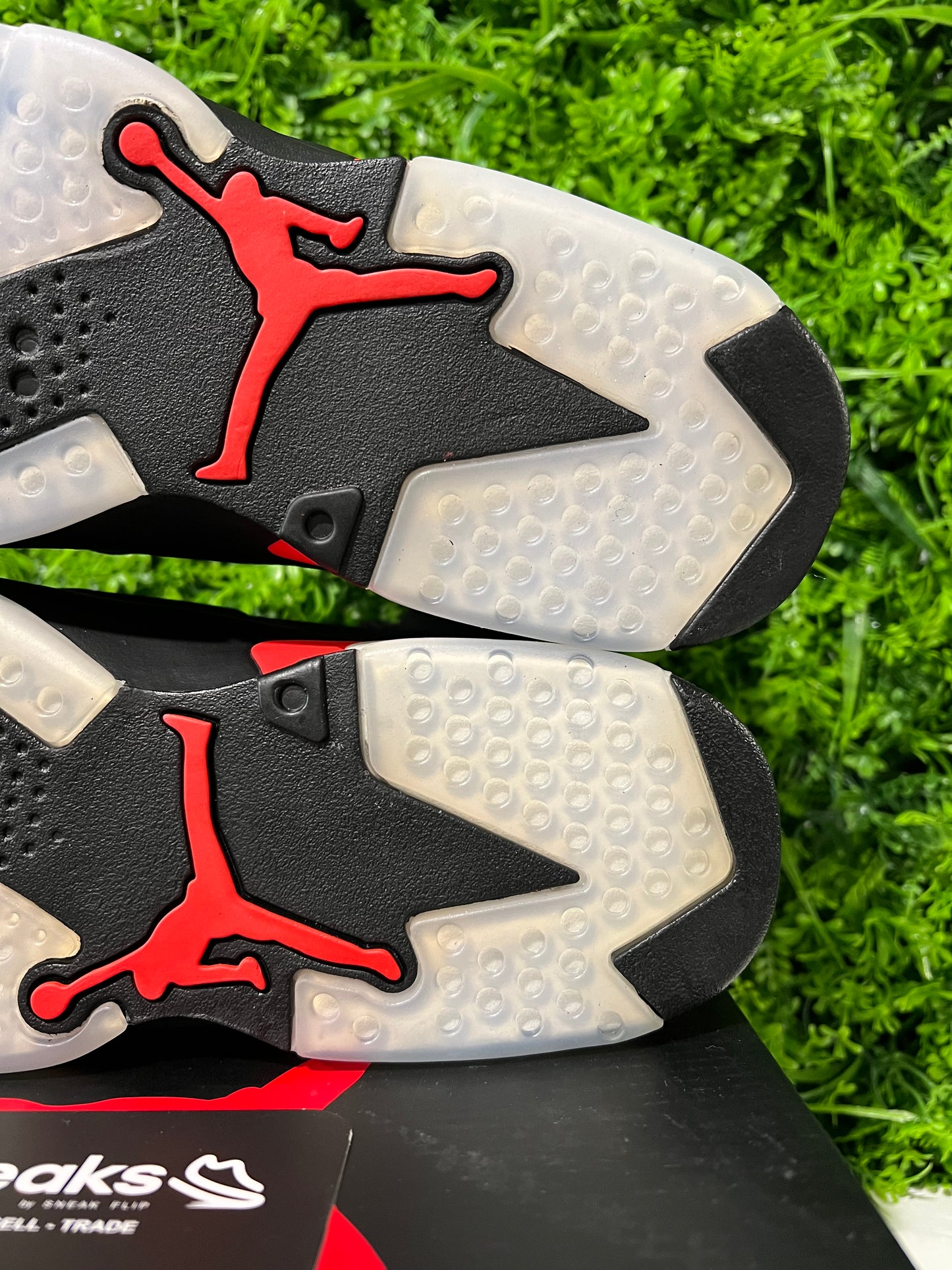NEW Air Jordan 6 Retro Infrared 2019 384664-060 WITH DEFECTS