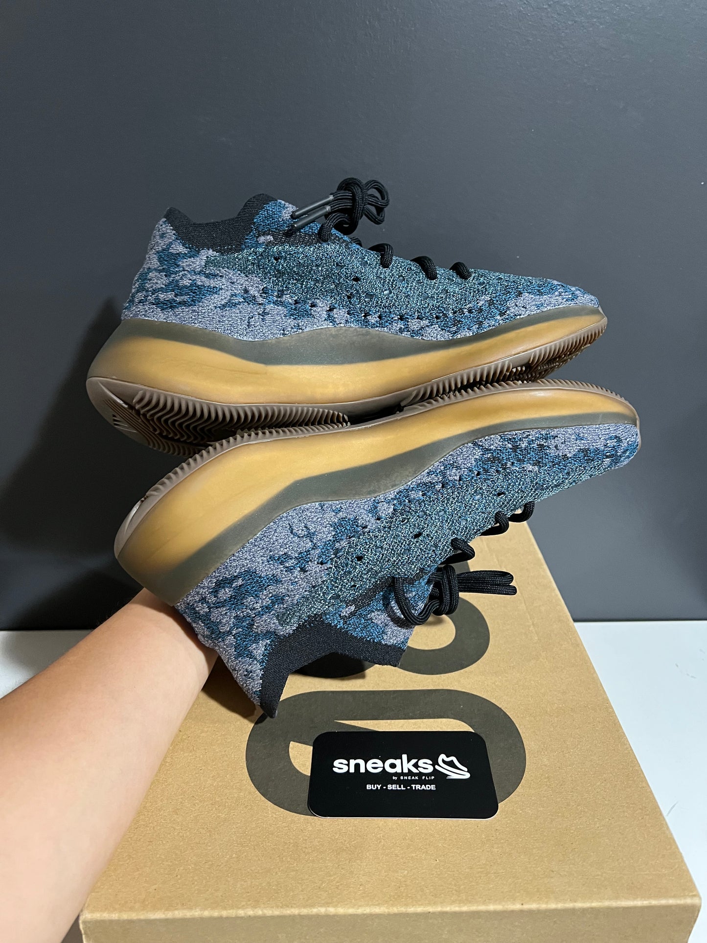 USED Yeezy Boost 380 Covellite GZ0454 SIZE 10.5M OG ALL AG25-54