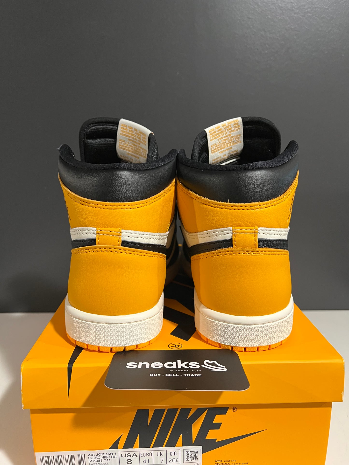 USED Air Jordan 1 Retro High OG Yellow Toe 555088-711 SIZE 8M OG ALL AG25-247